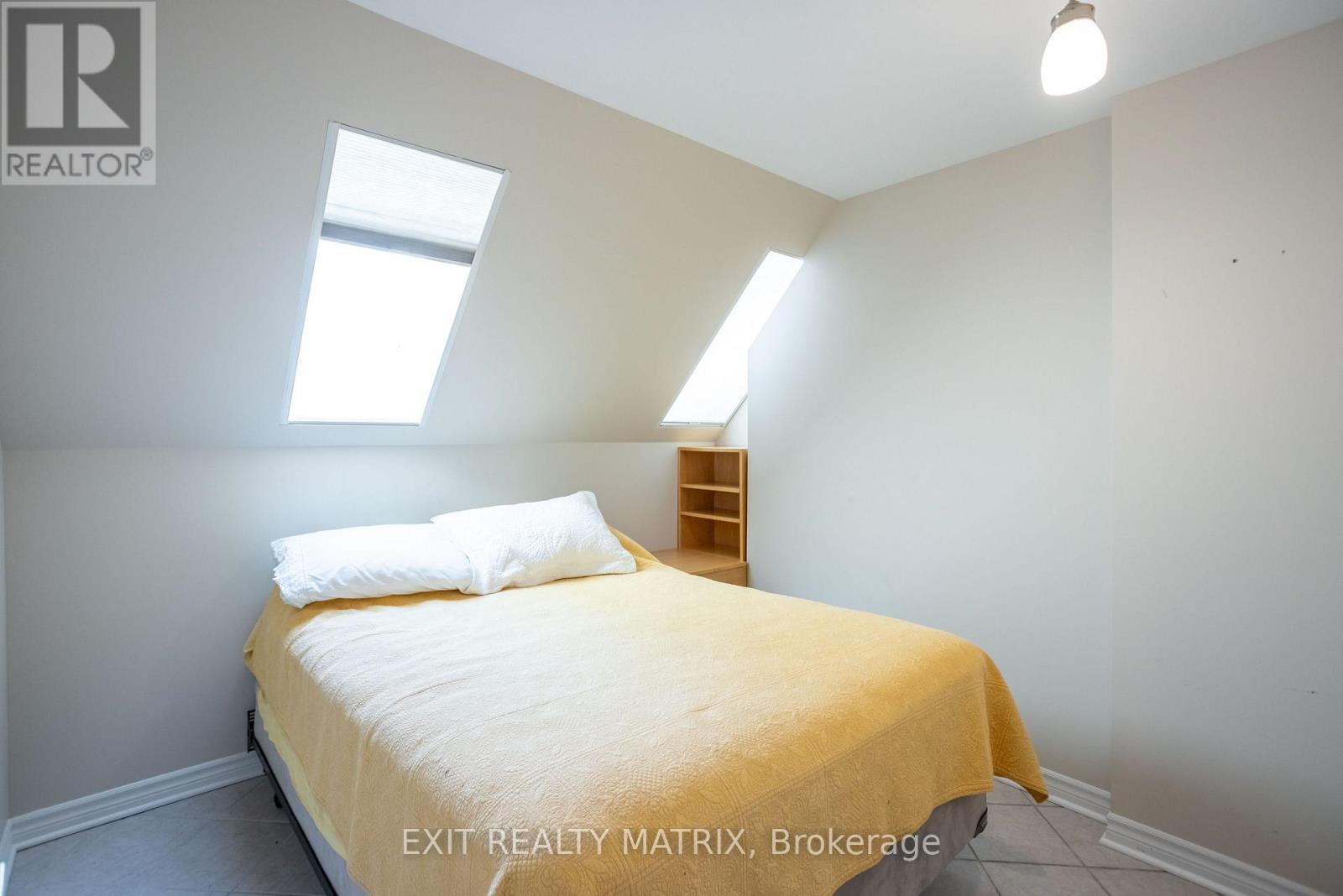 2392 8th Line Road Property Photo 41