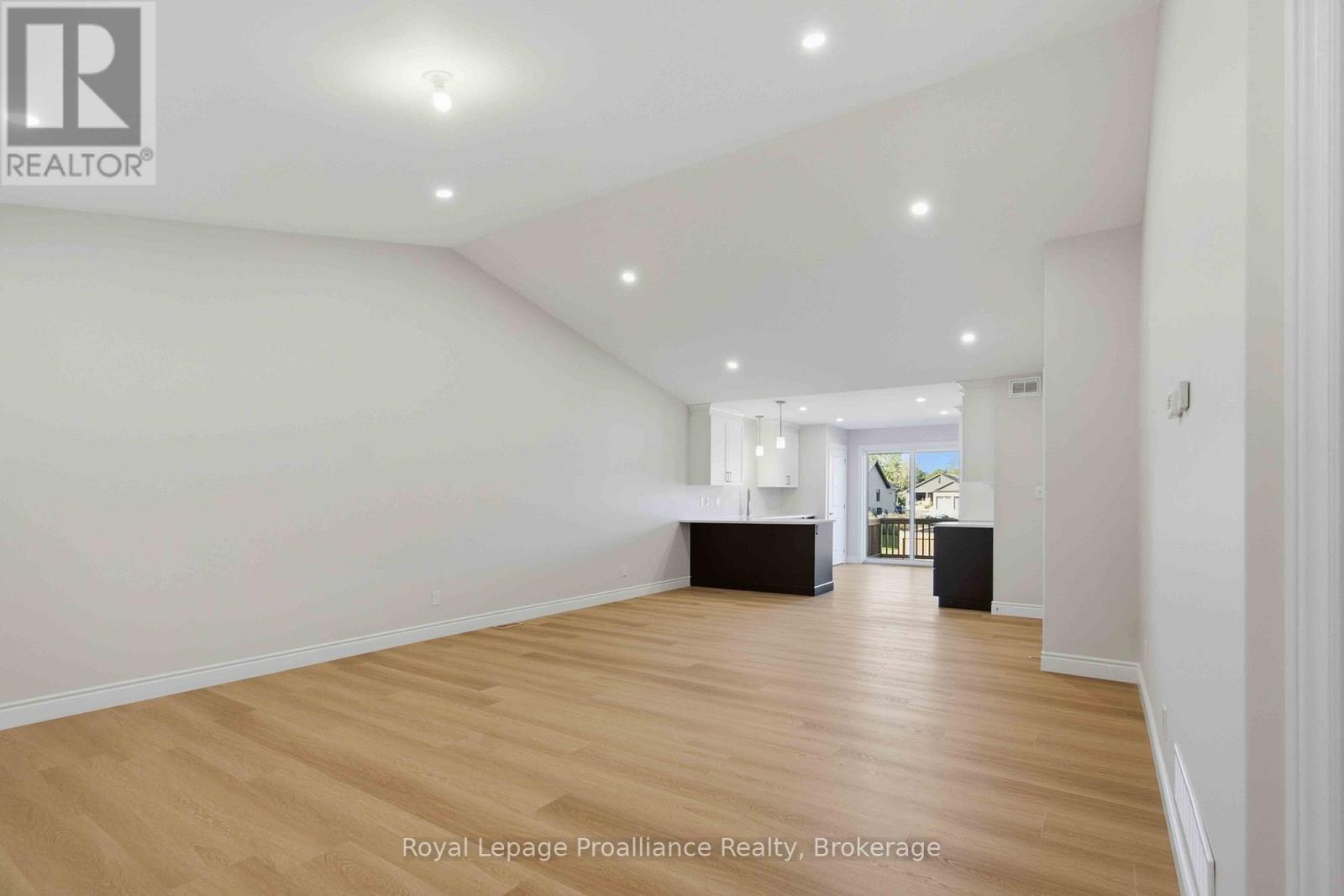 49 Mackenzie John Crescent Property Photo 4