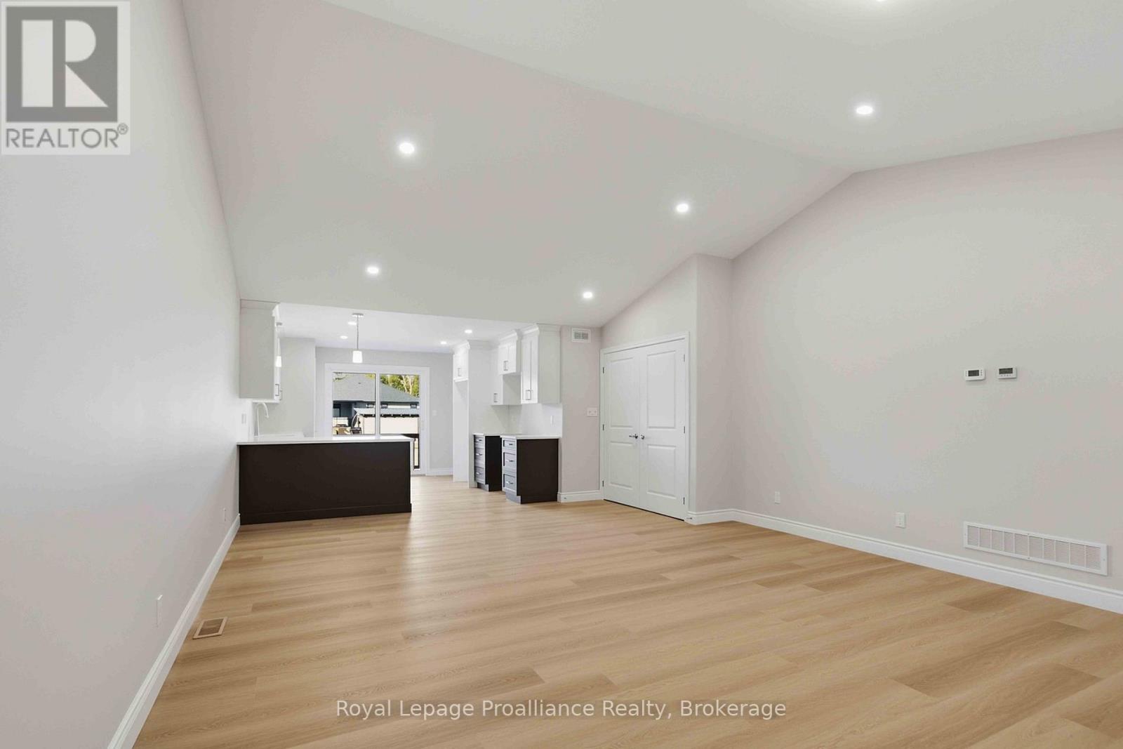 49 Mackenzie John Crescent Property Photo 5
