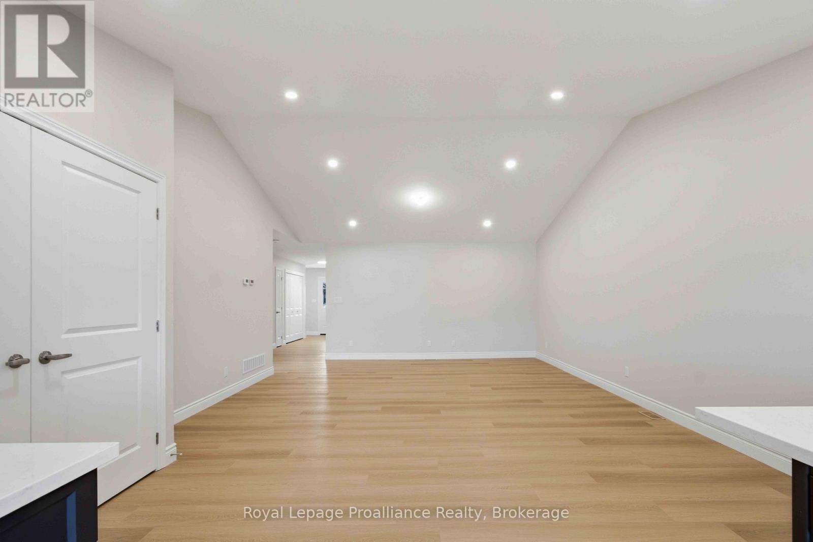 49 Mackenzie John Crescent Property Photo 6