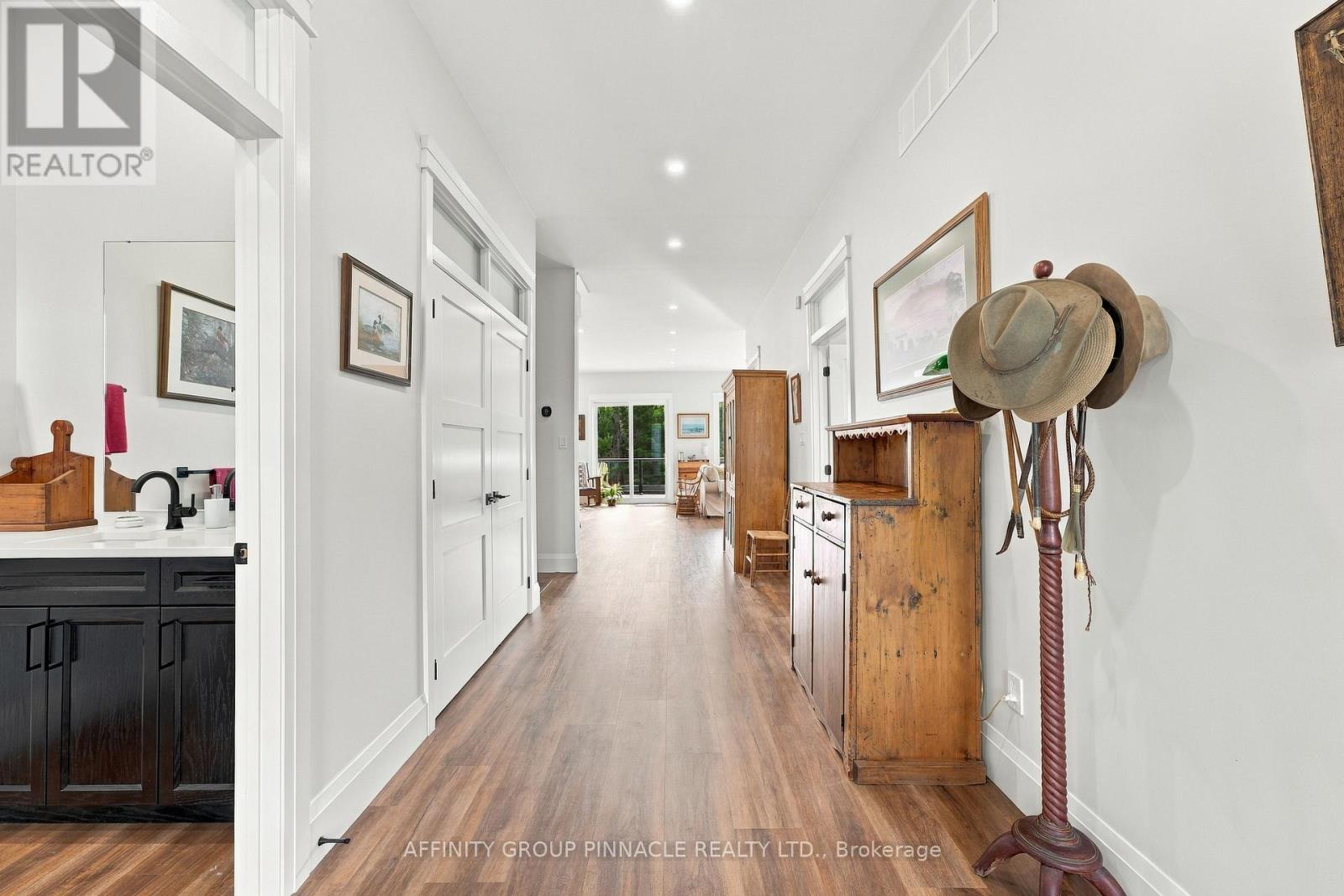 724 Elm Tree Road Property Photo 7