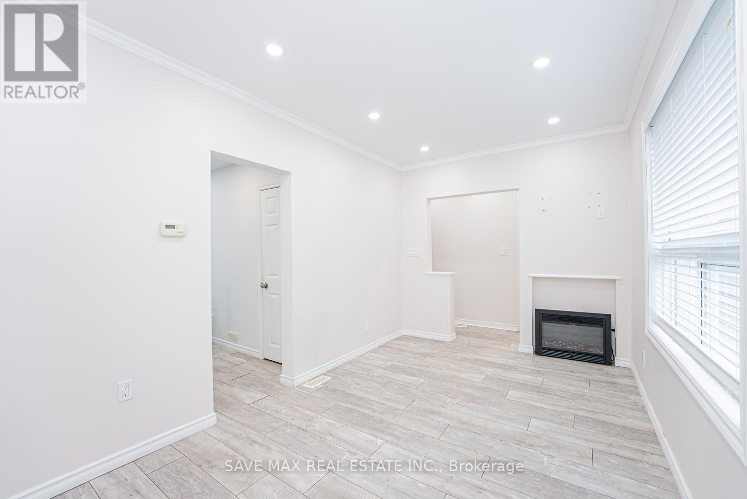 4 Beaumont Crescent S Property Photo 18