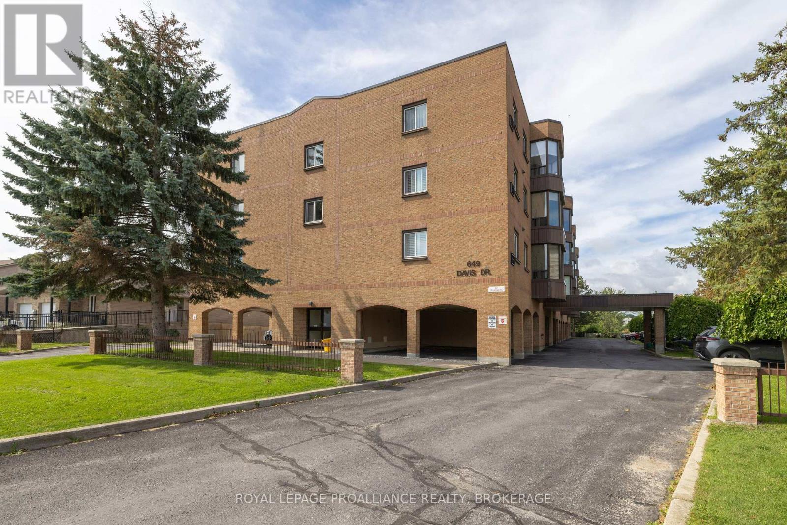 405 - 649 DAVIS DRIVE Property Photo 1
