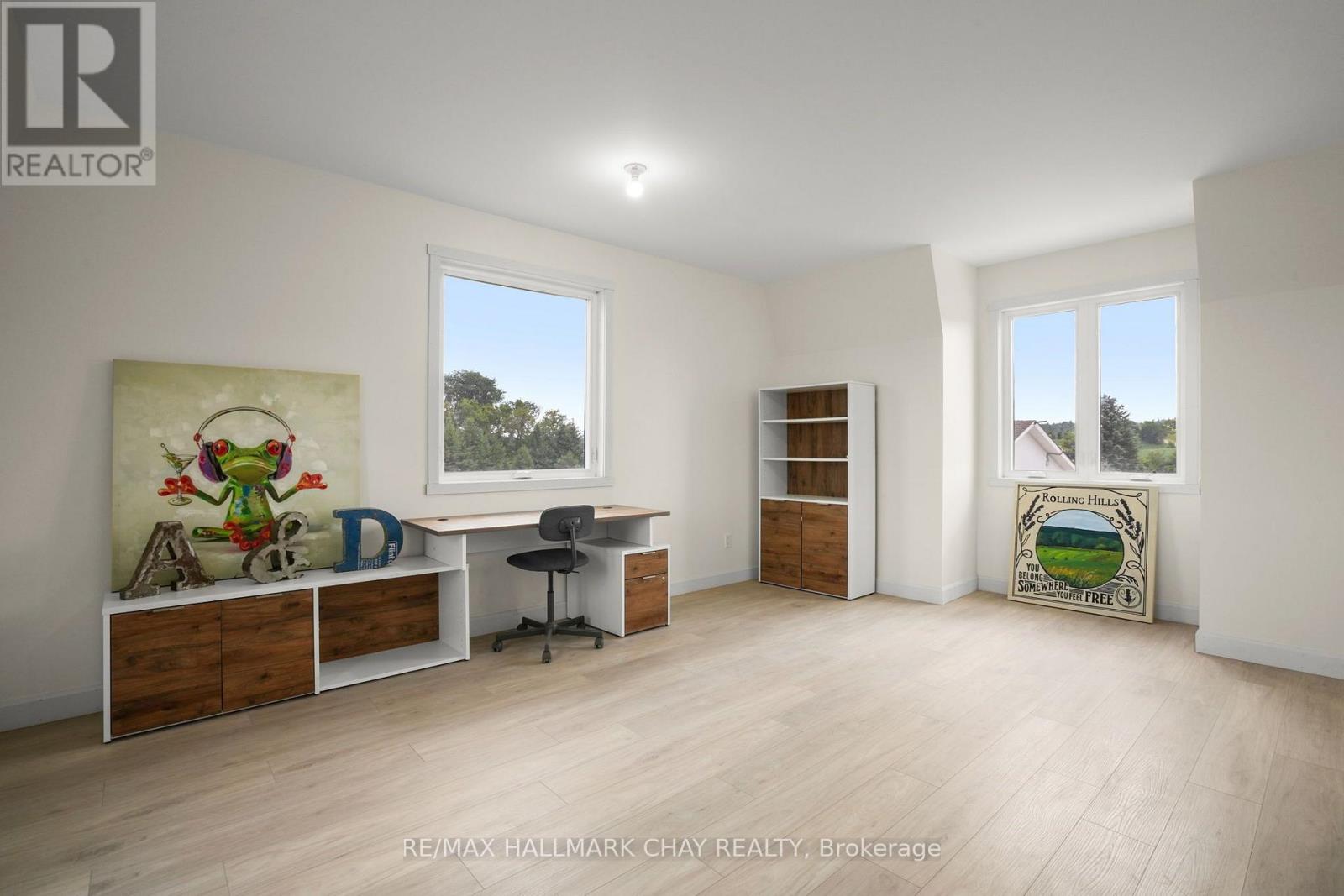 958375 E 7th Line Property Photo 33