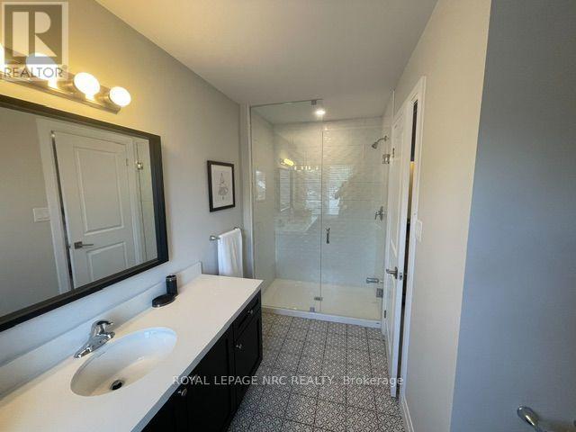 4839 Pettit Avenue Property Photo 8