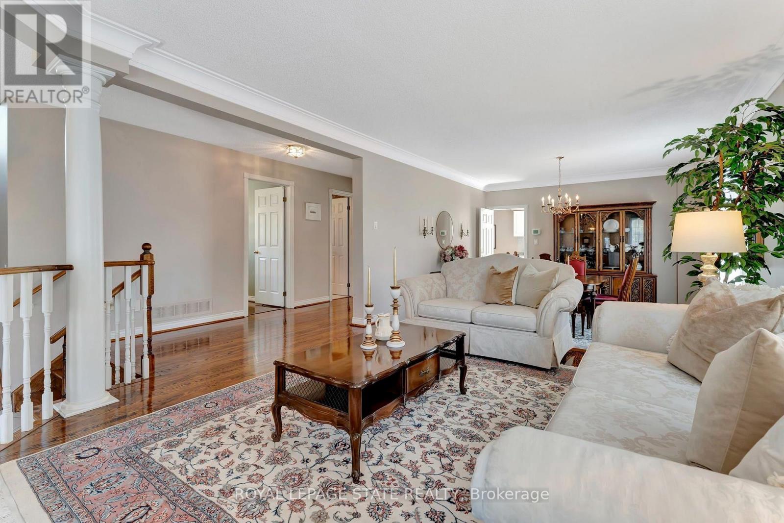 144 Cove Crescent Property Photo 6