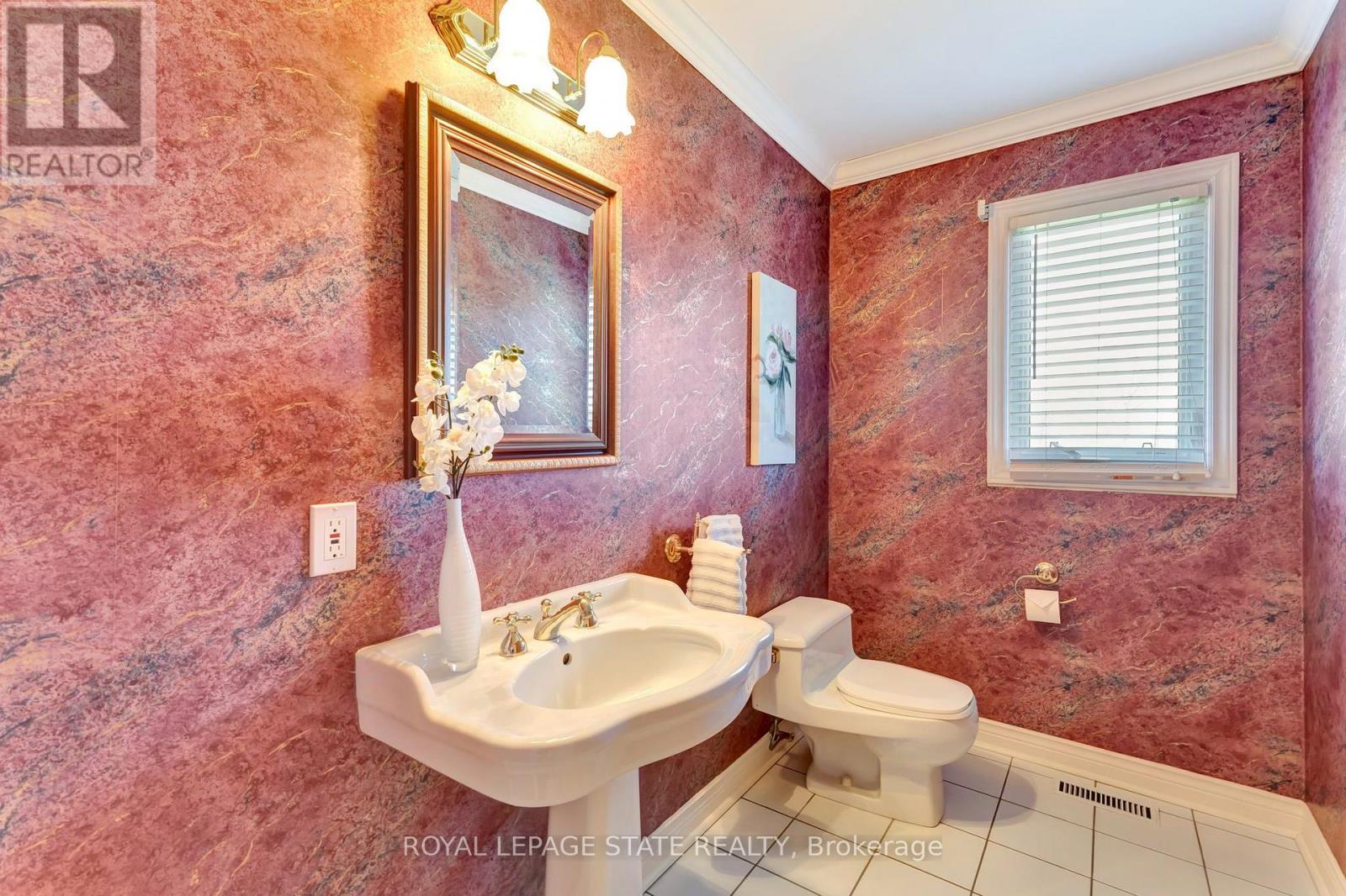 144 Cove Crescent Property Photo 16