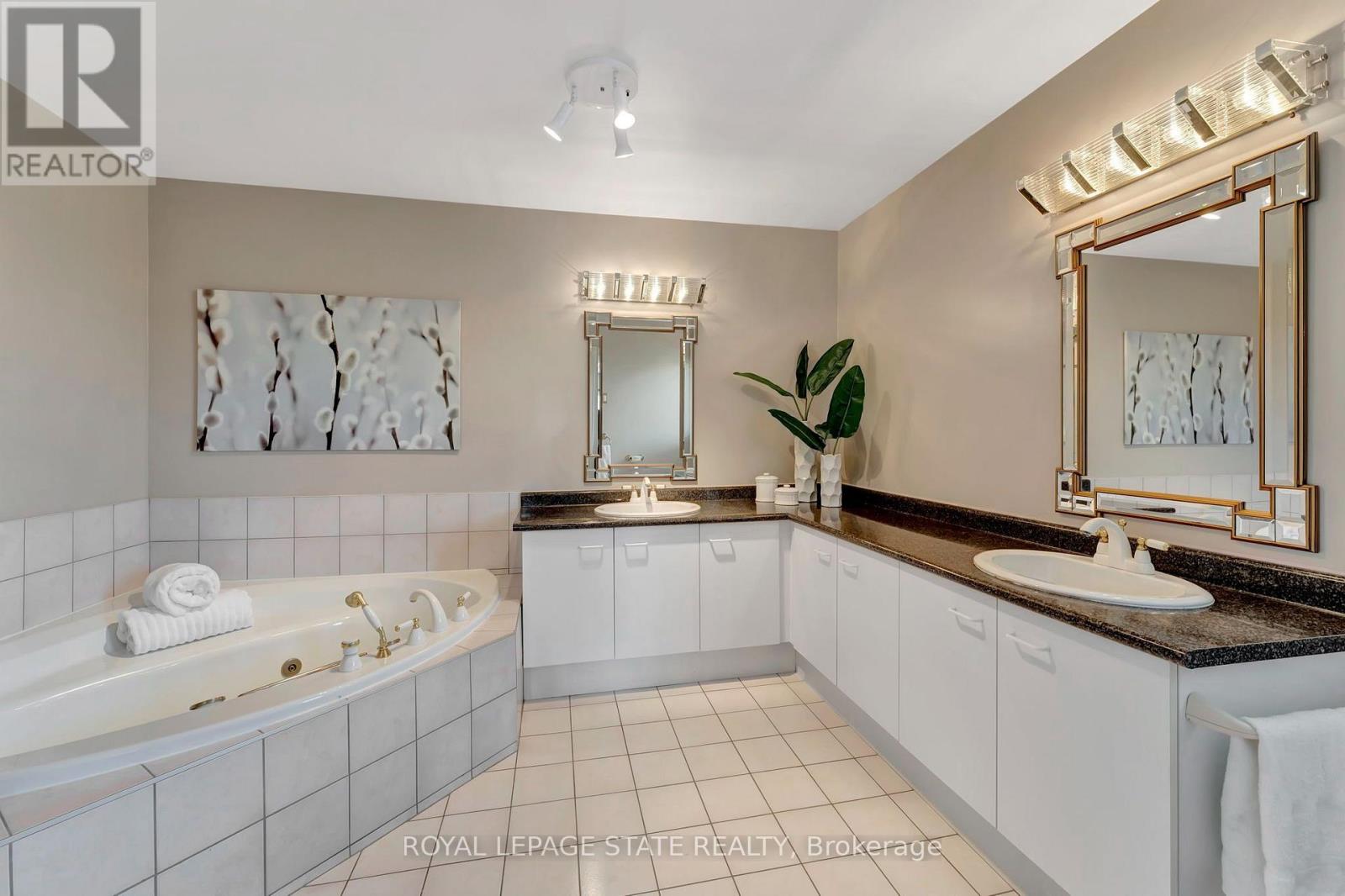144 Cove Crescent Property Photo 19