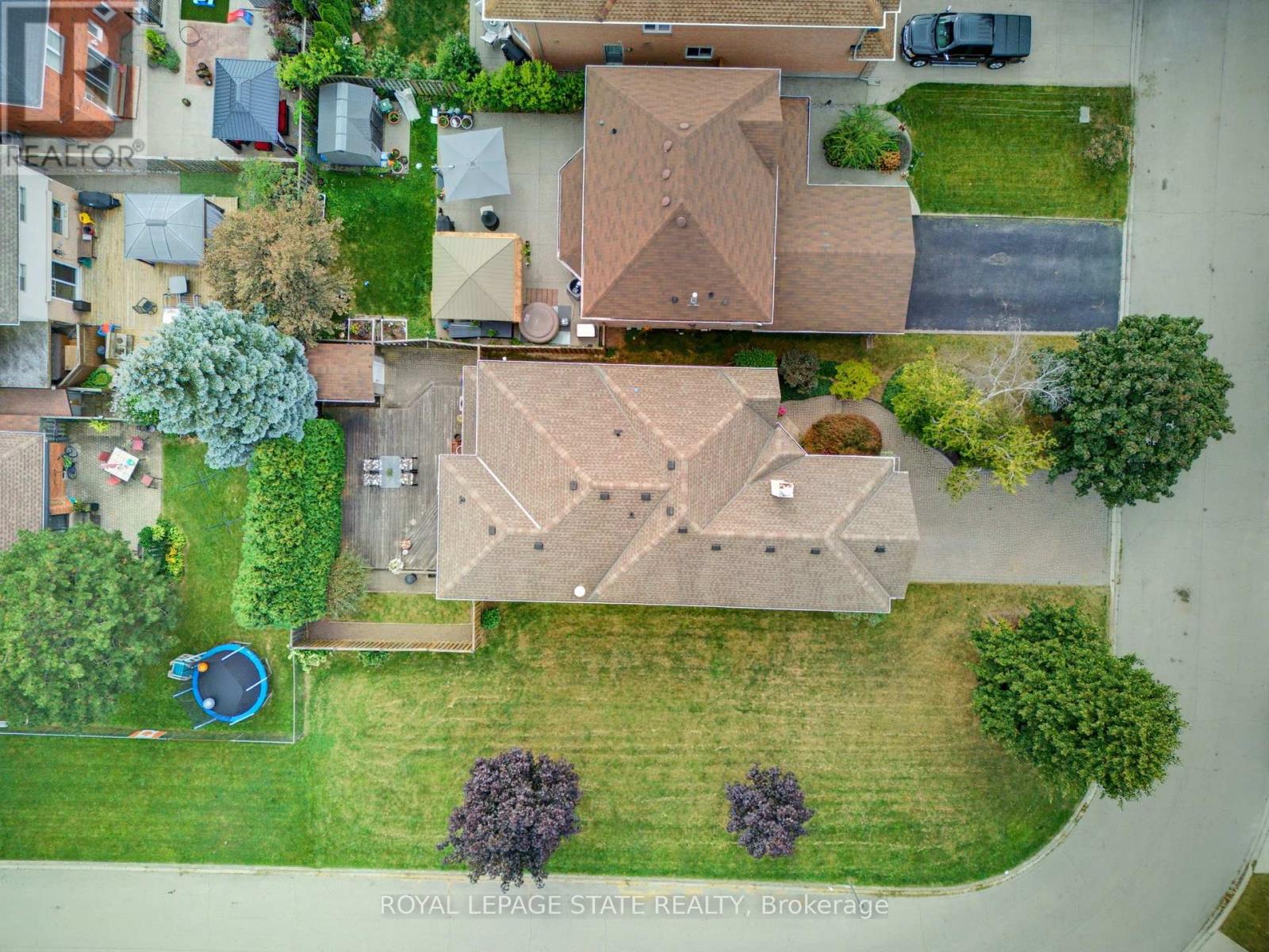 144 Cove Crescent Property Photo 29
