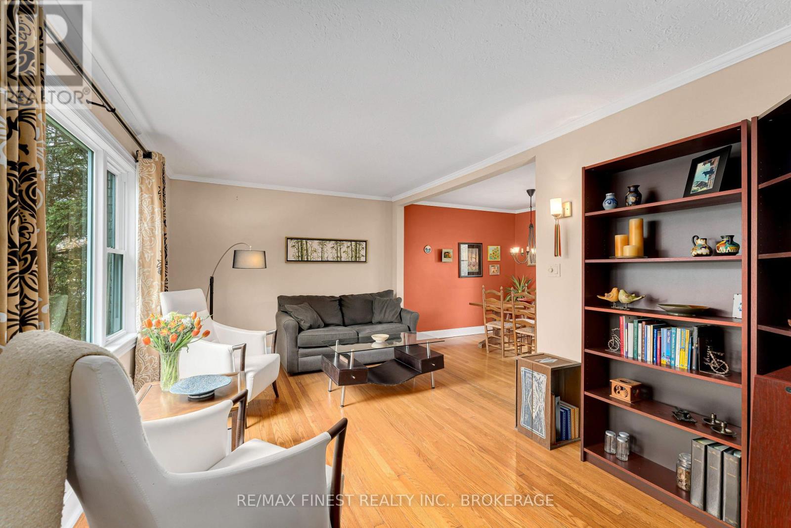 298 College Street Property Photo 12