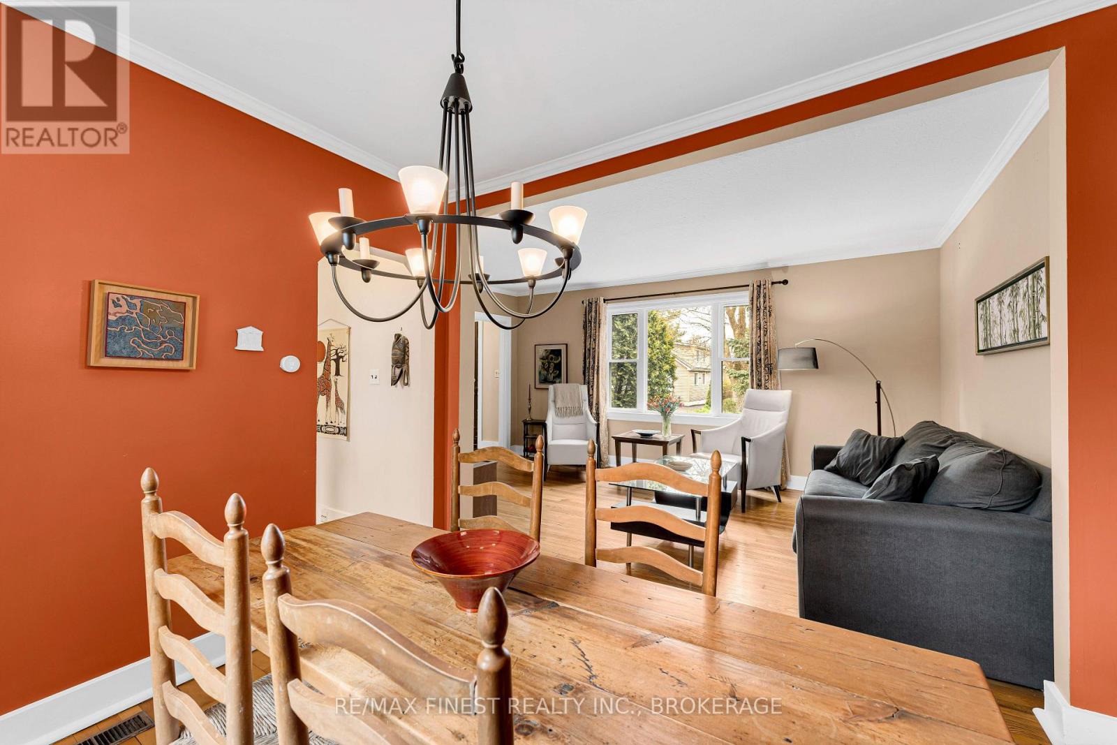 298 College Street Property Photo 17