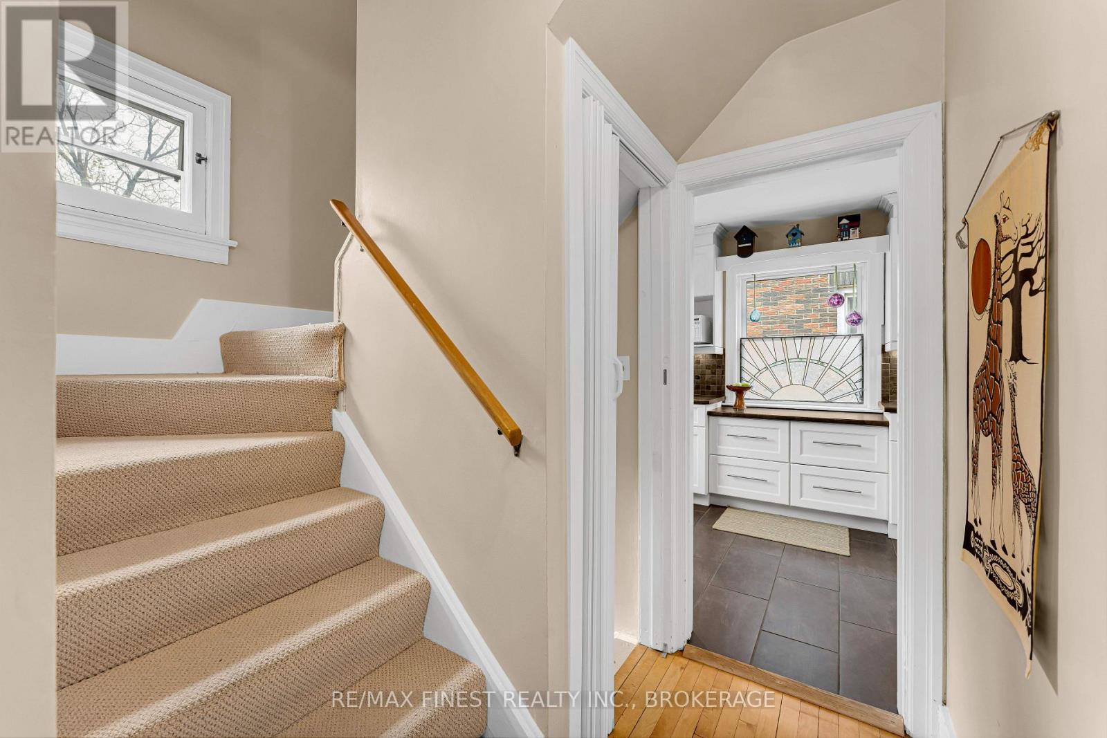 298 College Street Property Photo 18