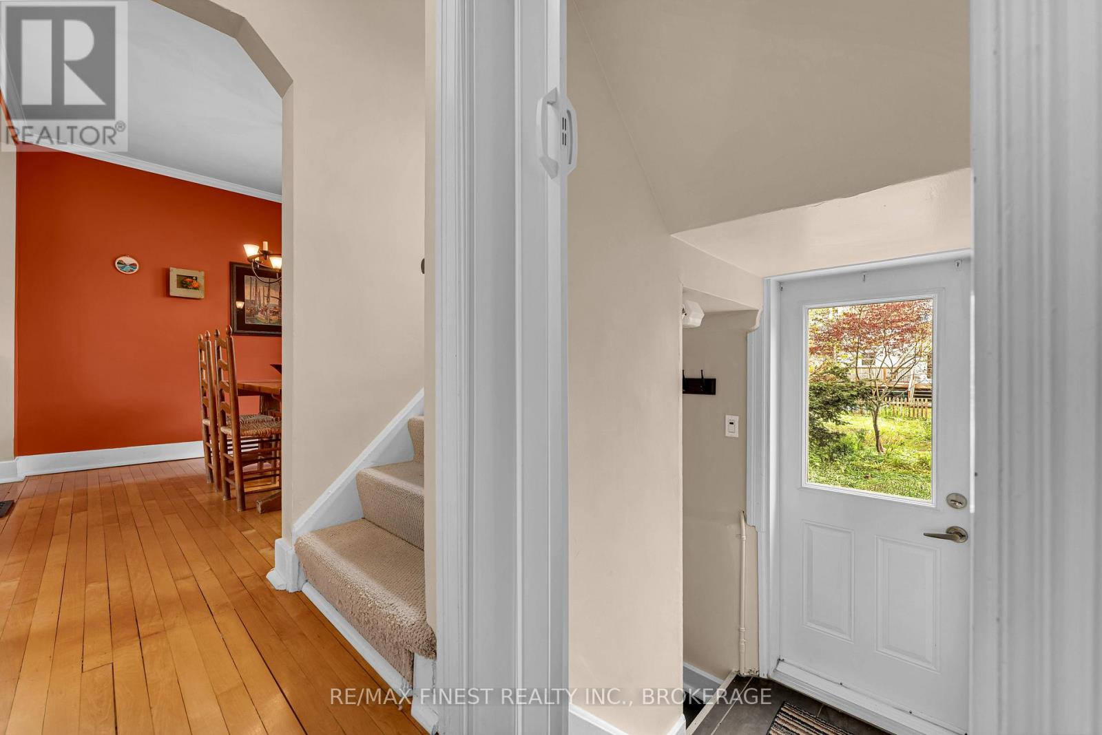 298 College Street Property Photo 19