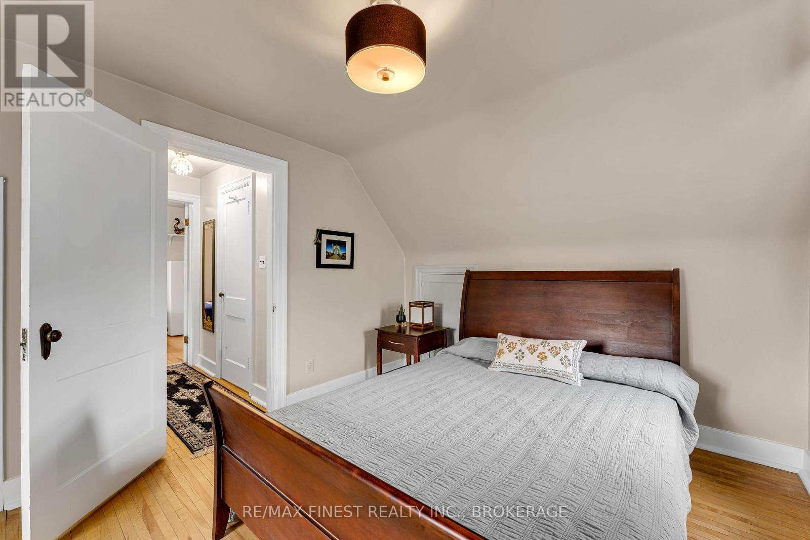 298 College Street Property Photo 22