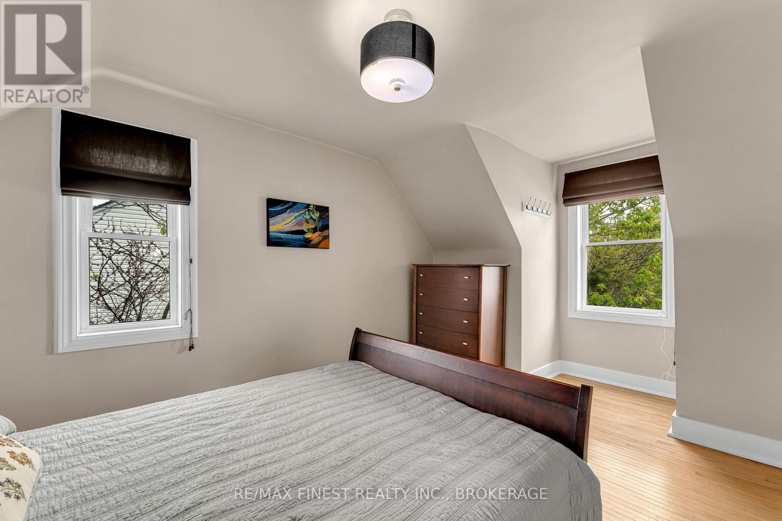 298 College Street Property Photo 23