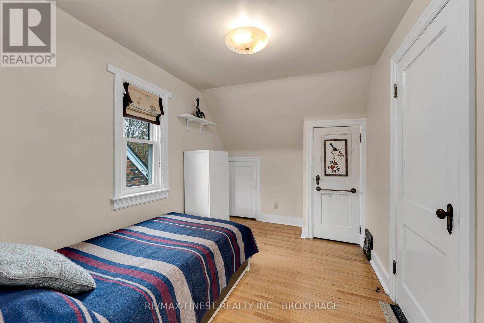 298 College Street Property Photo 26