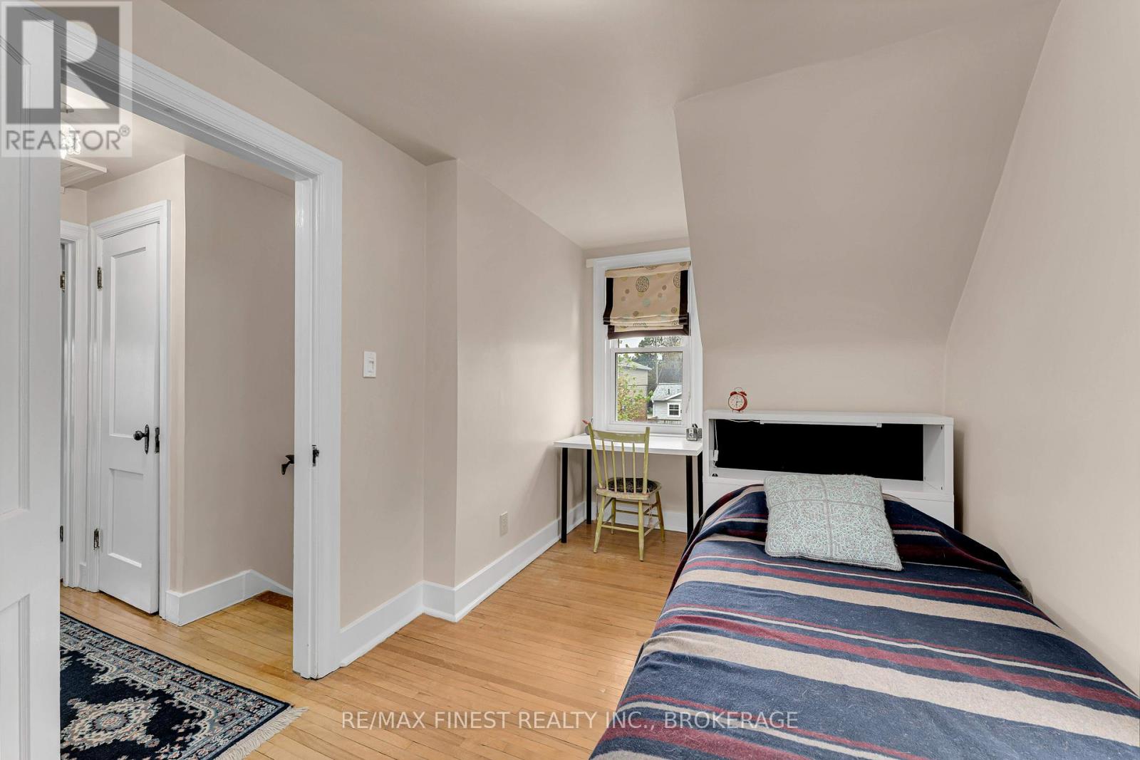 298 College Street Property Photo 27