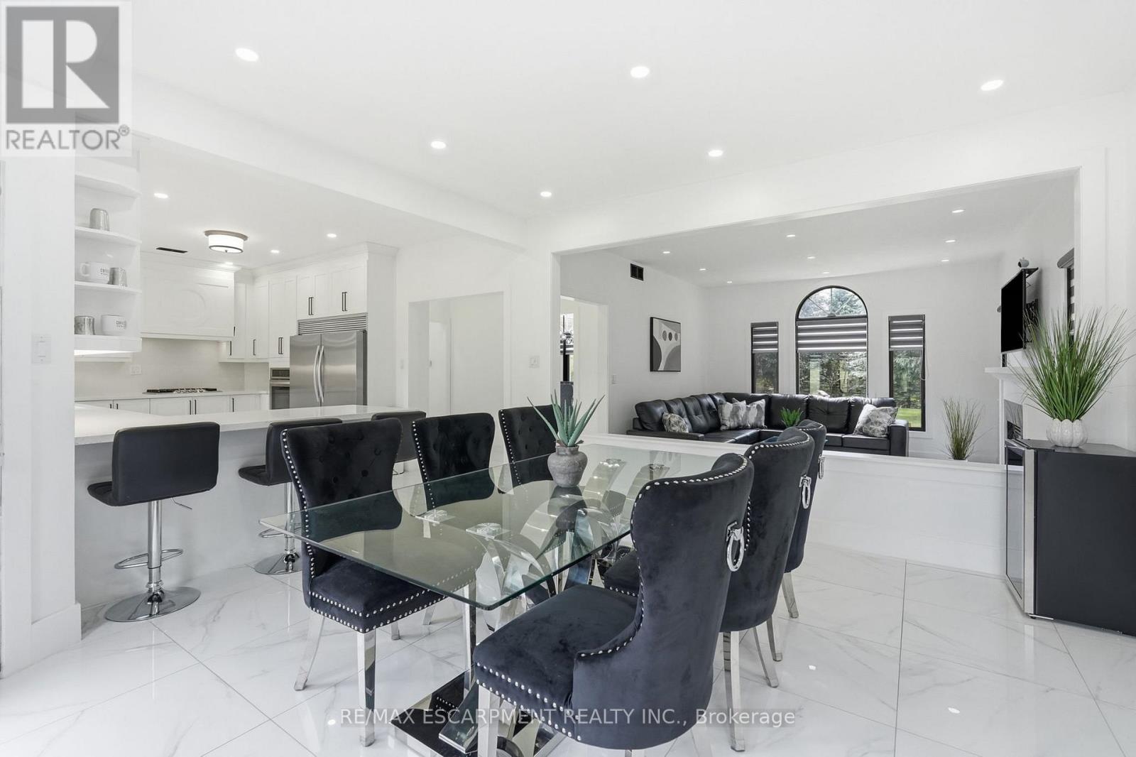 2 Currie Drive Property Photo 13