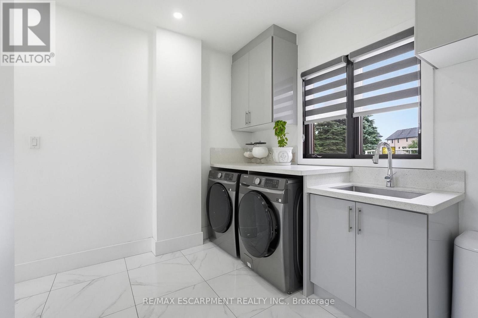2 Currie Drive Property Photo 16