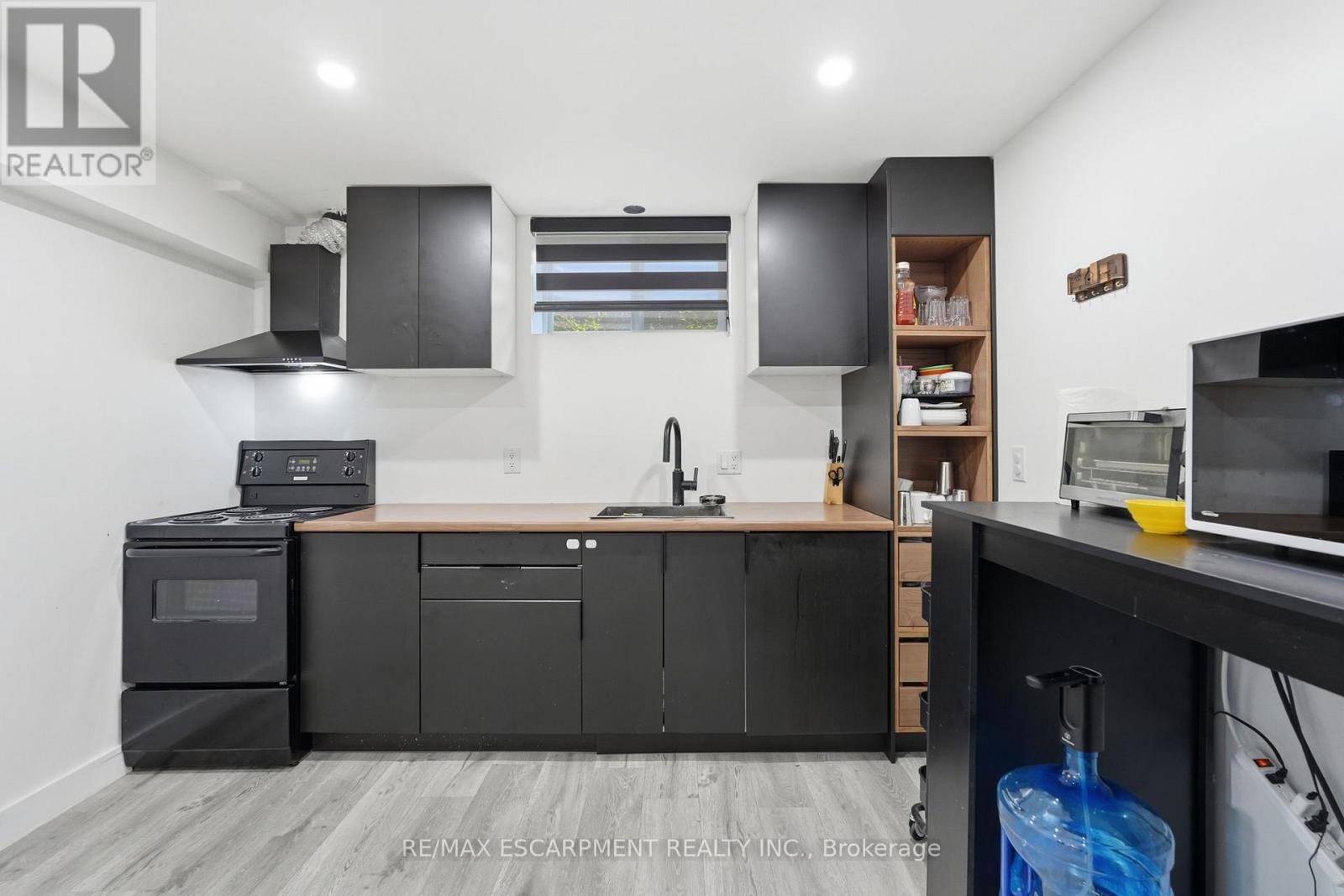 2 Currie Drive Property Photo 32