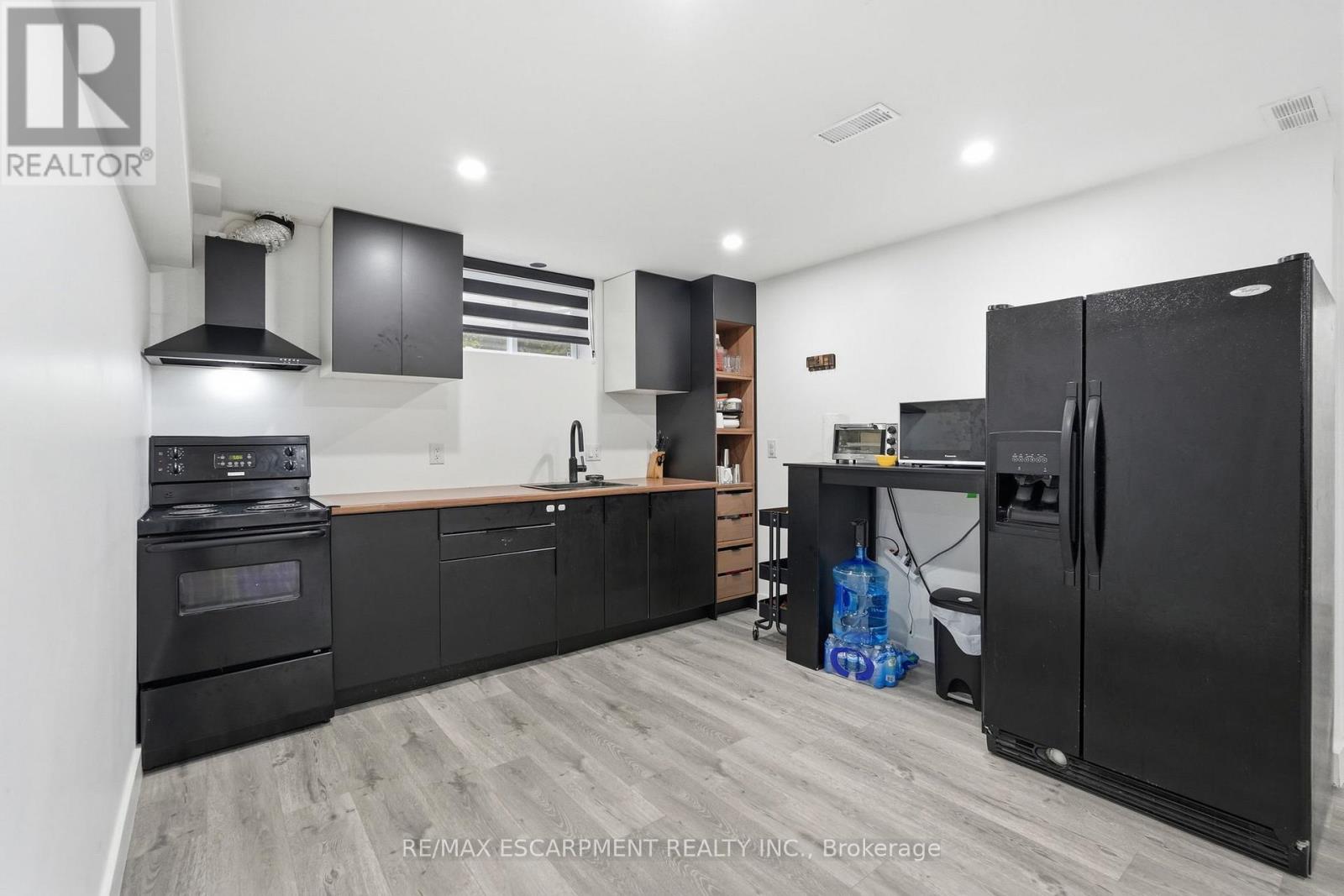 2 Currie Drive Property Photo 33