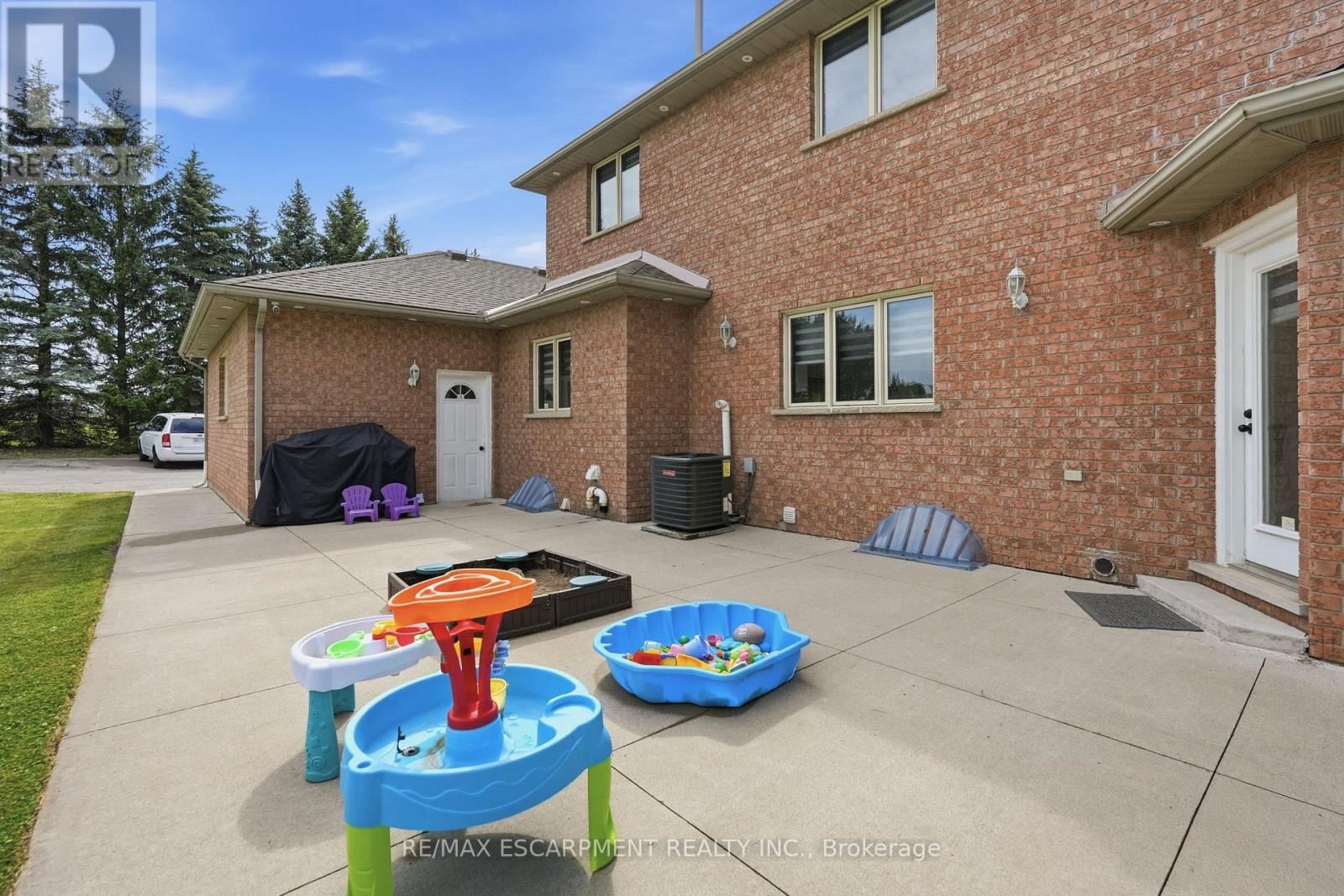 2 Currie Drive Property Photo 43