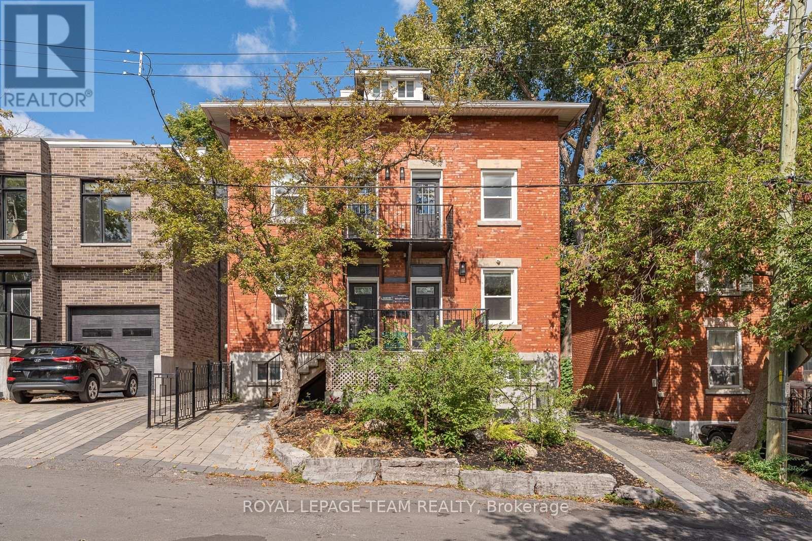 447 - 449 GREEN AVENUE Property Photo 1