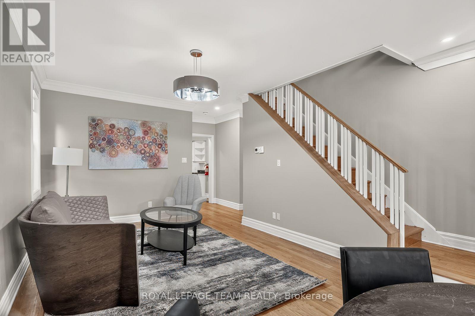 447 - 449 Green Avenue Property Photo 5