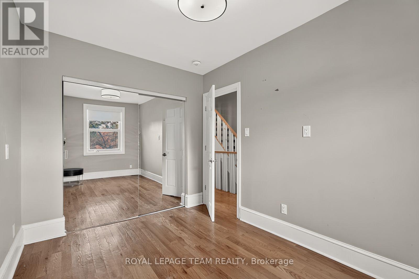447 - 449 Green Avenue Property Photo 9