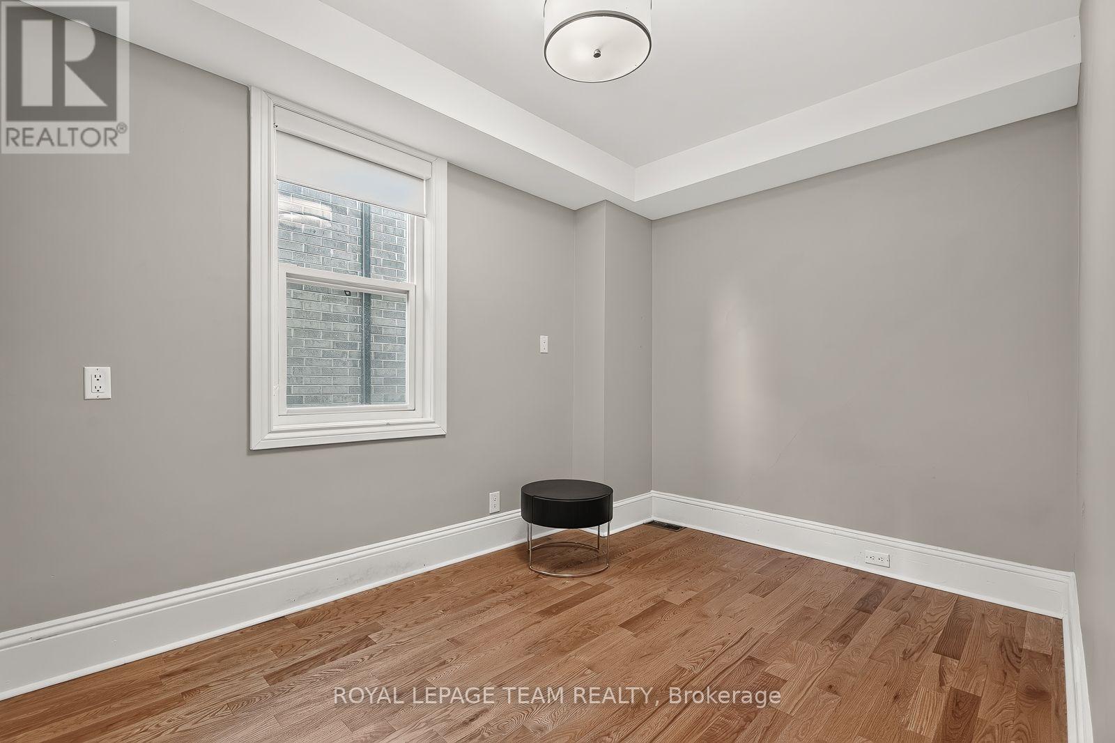 447 - 449 Green Avenue Property Photo 10