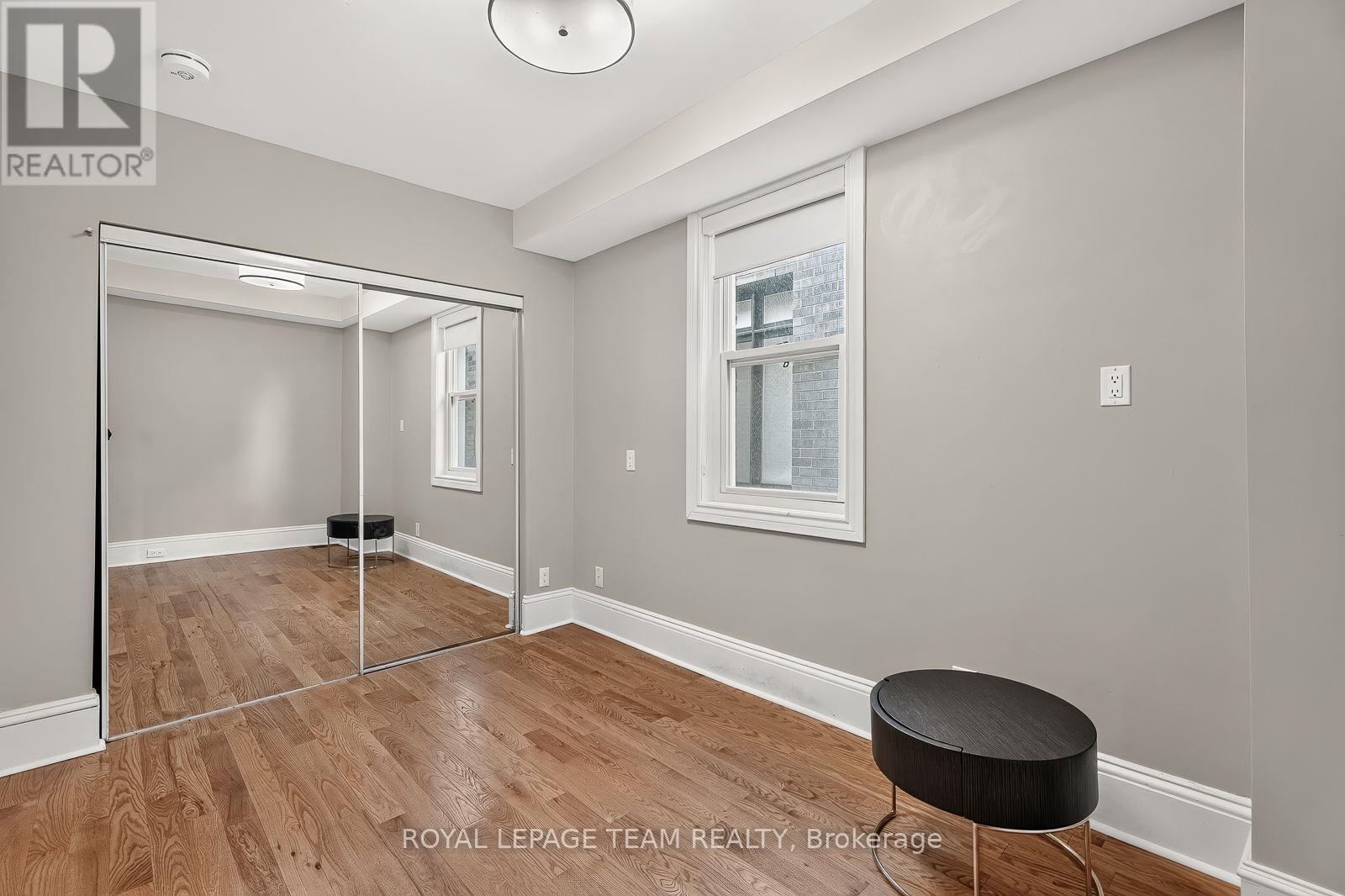 447 - 449 Green Avenue Property Photo 11