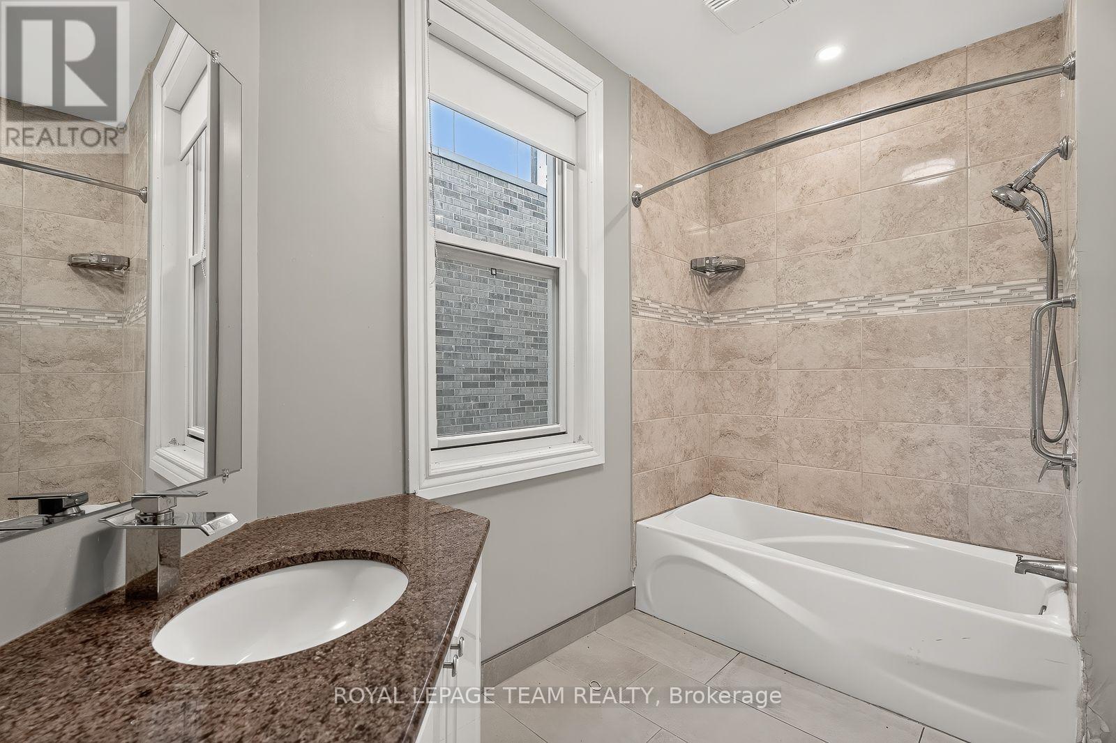 447 - 449 Green Avenue Property Photo 12