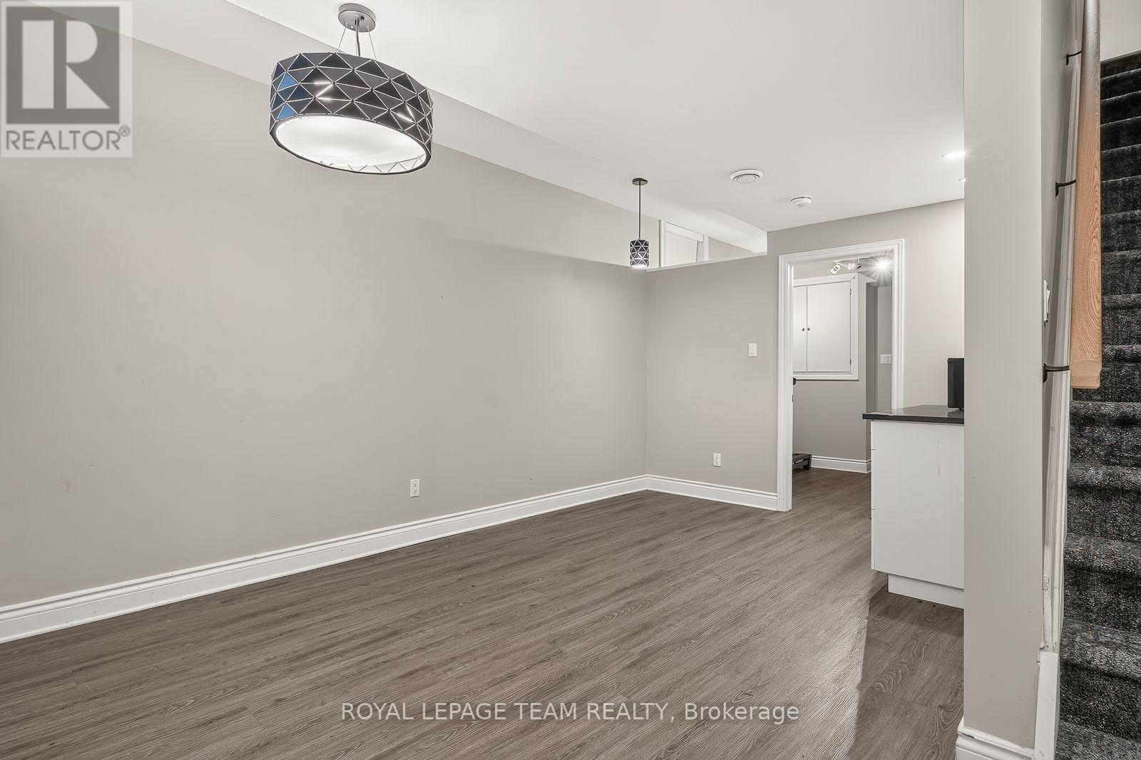 447 - 449 Green Avenue Property Photo 19