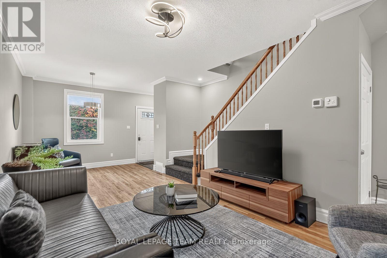 447 - 449 Green Avenue Property Photo 24