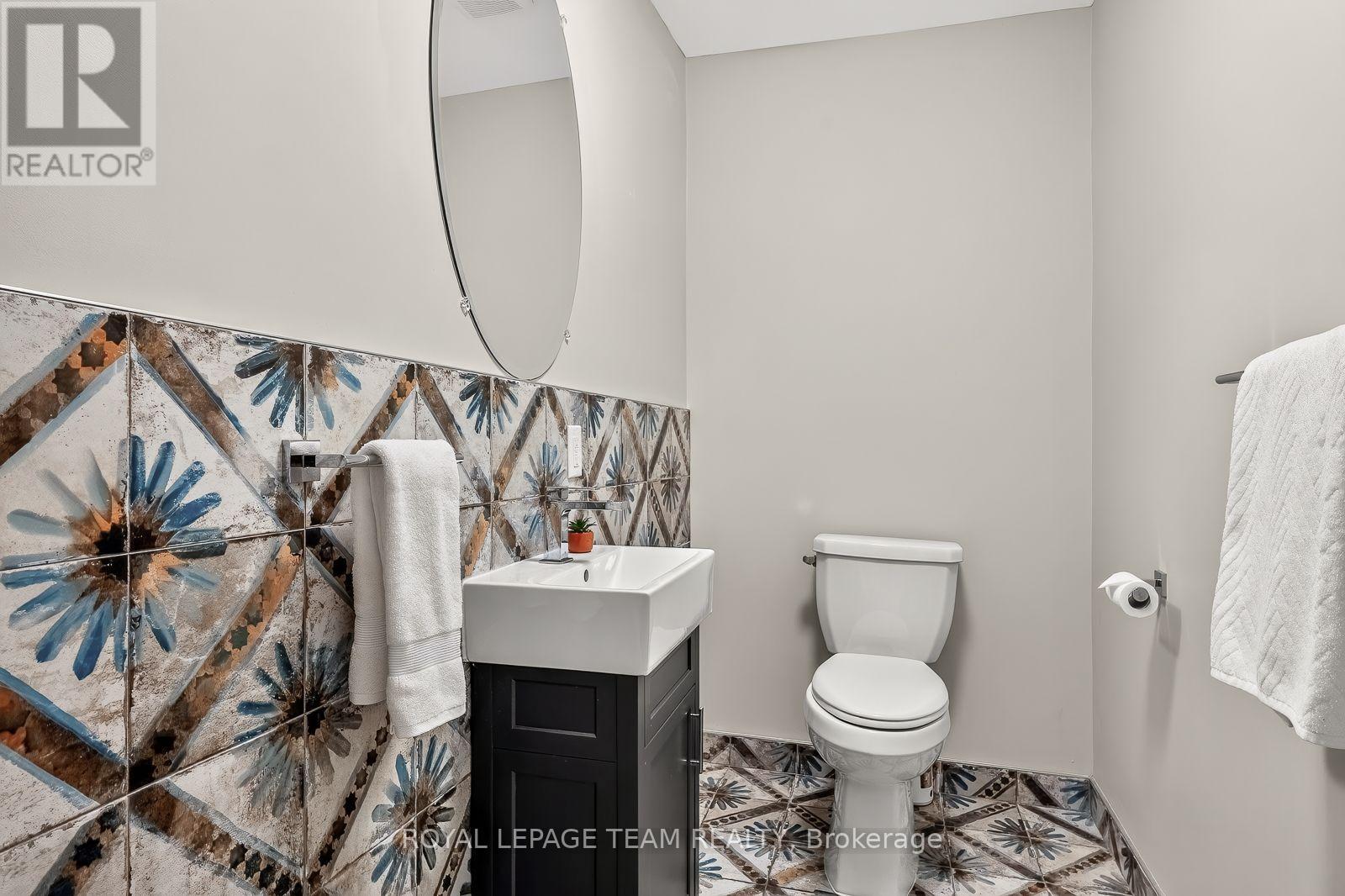 447 - 449 Green Avenue Property Photo 25