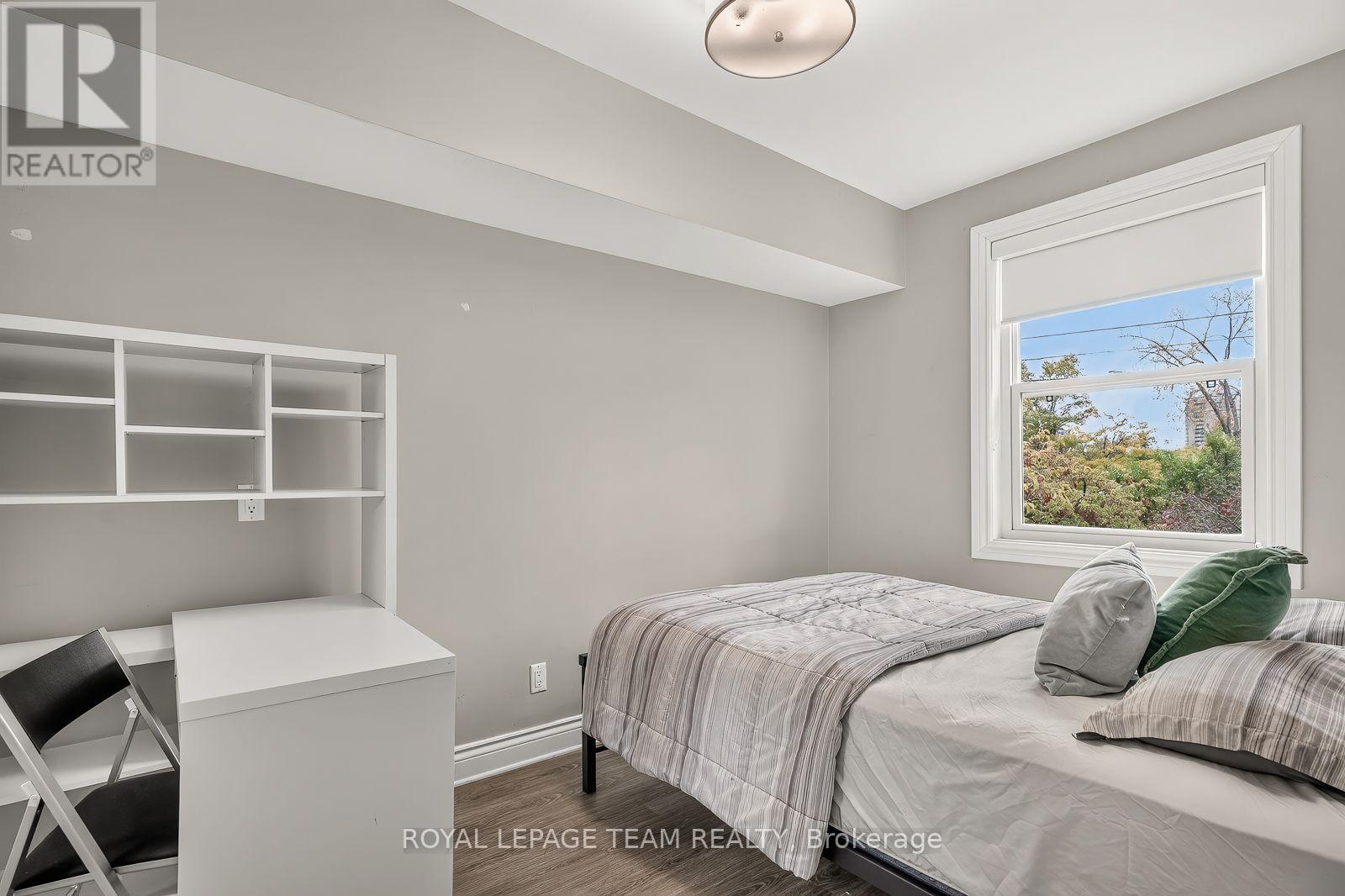 447 - 449 Green Avenue Property Photo 31