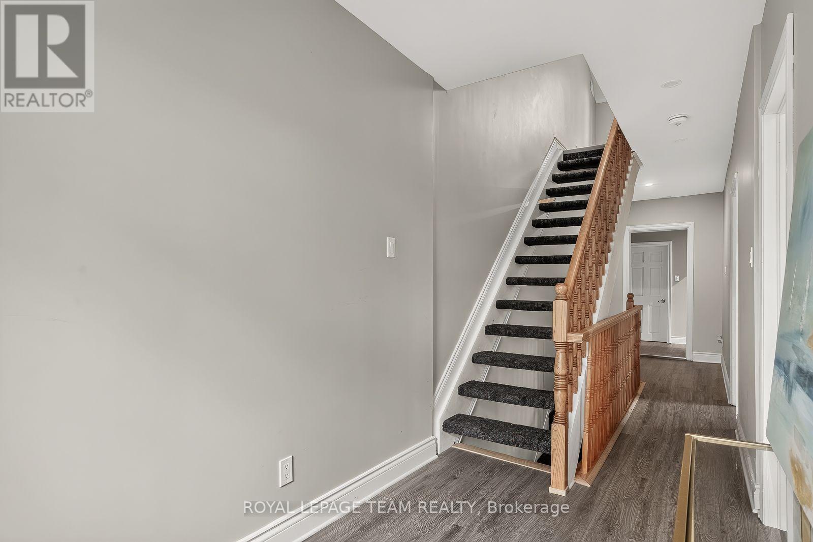 447 - 449 Green Avenue Property Photo 32