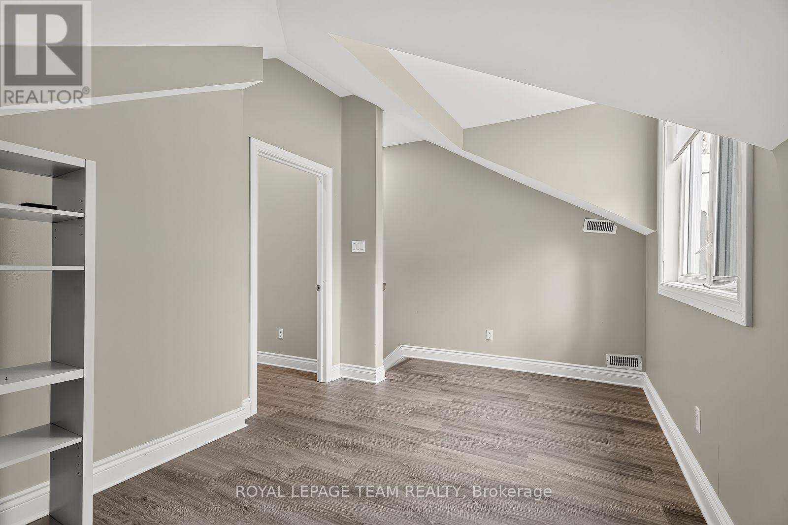 447 - 449 Green Avenue Property Photo 34