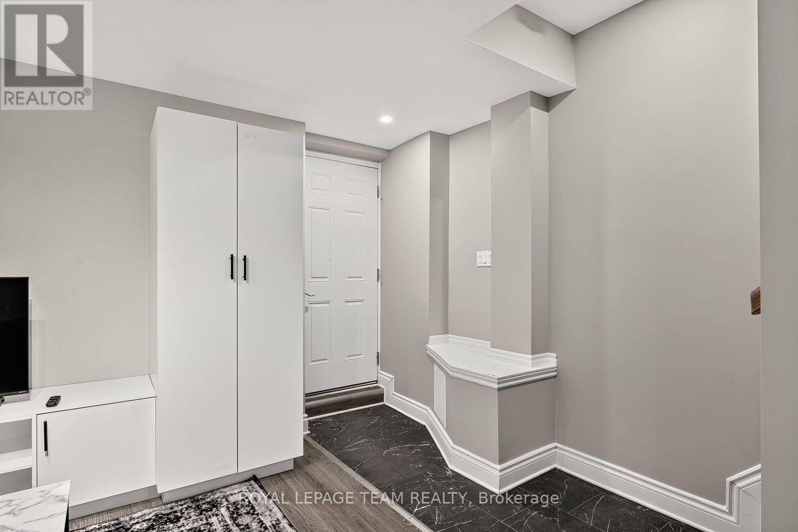447 - 449 Green Avenue Property Photo 39