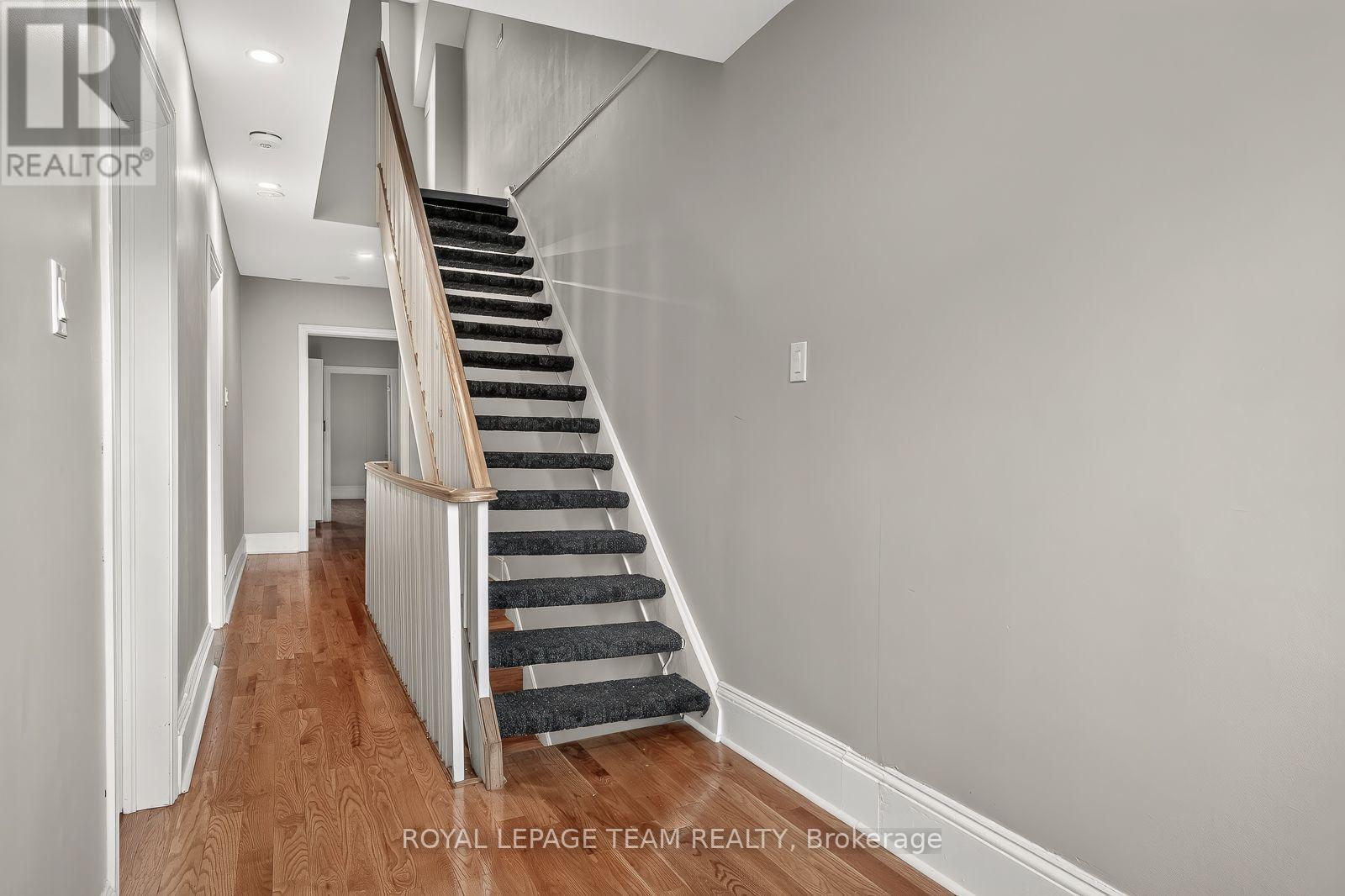 447 - 449 Green Avenue Property Photo 43