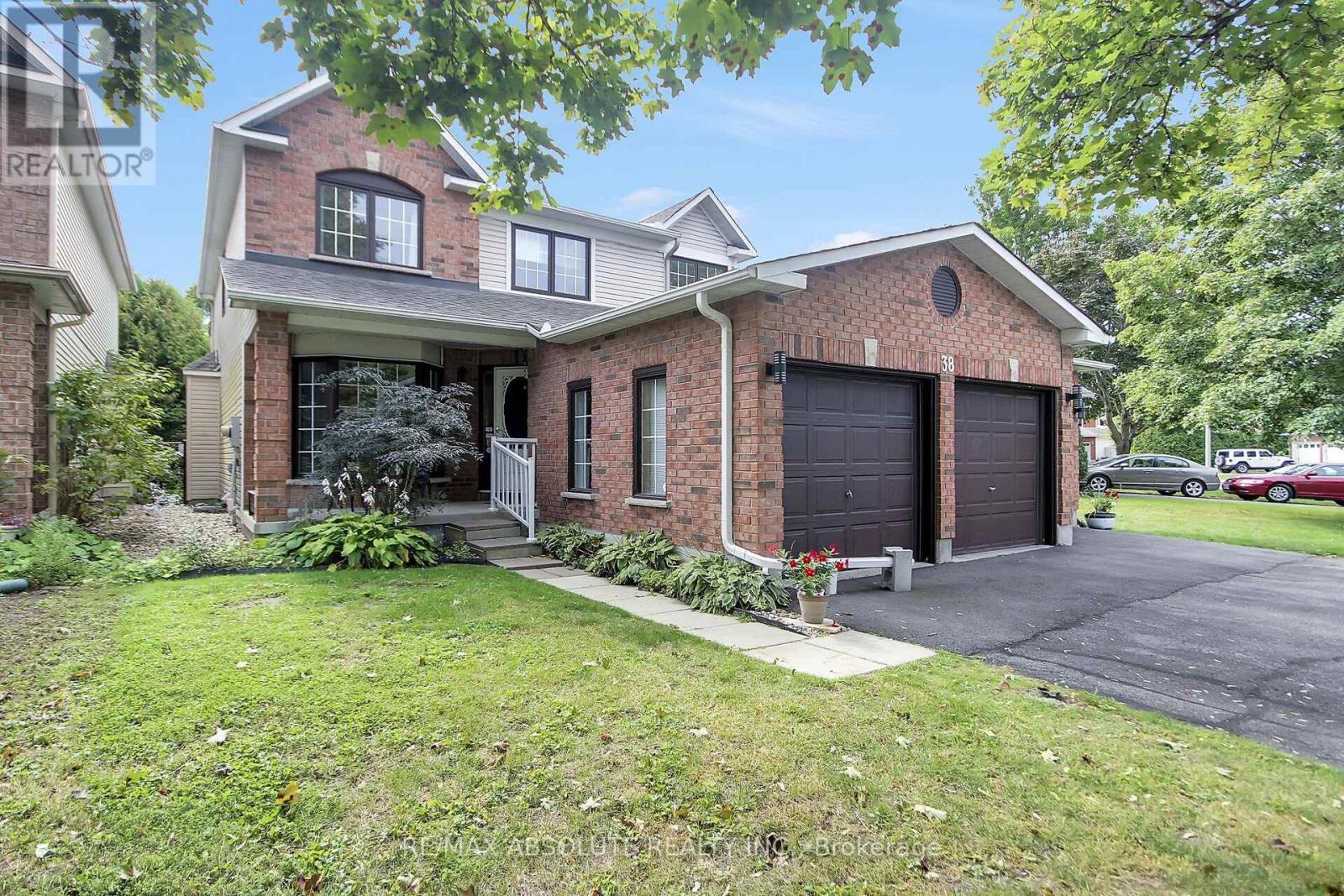 38 Forestglade Crescent Property Photo 1