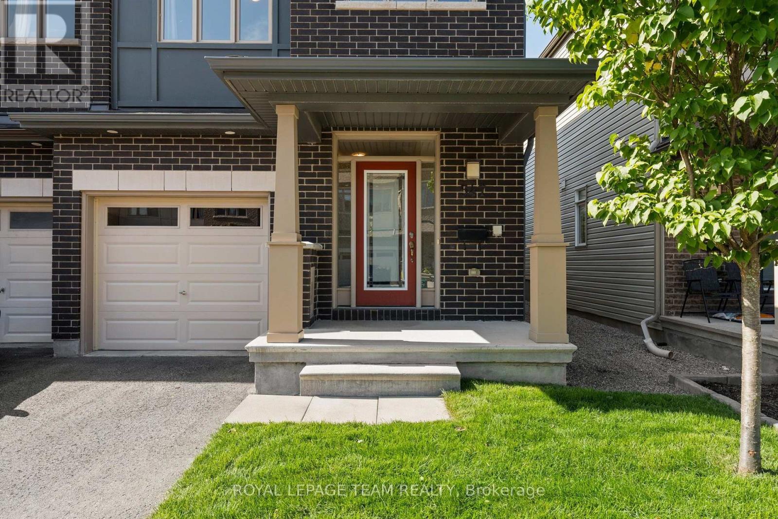 547 Rioja Street Property Photo 3