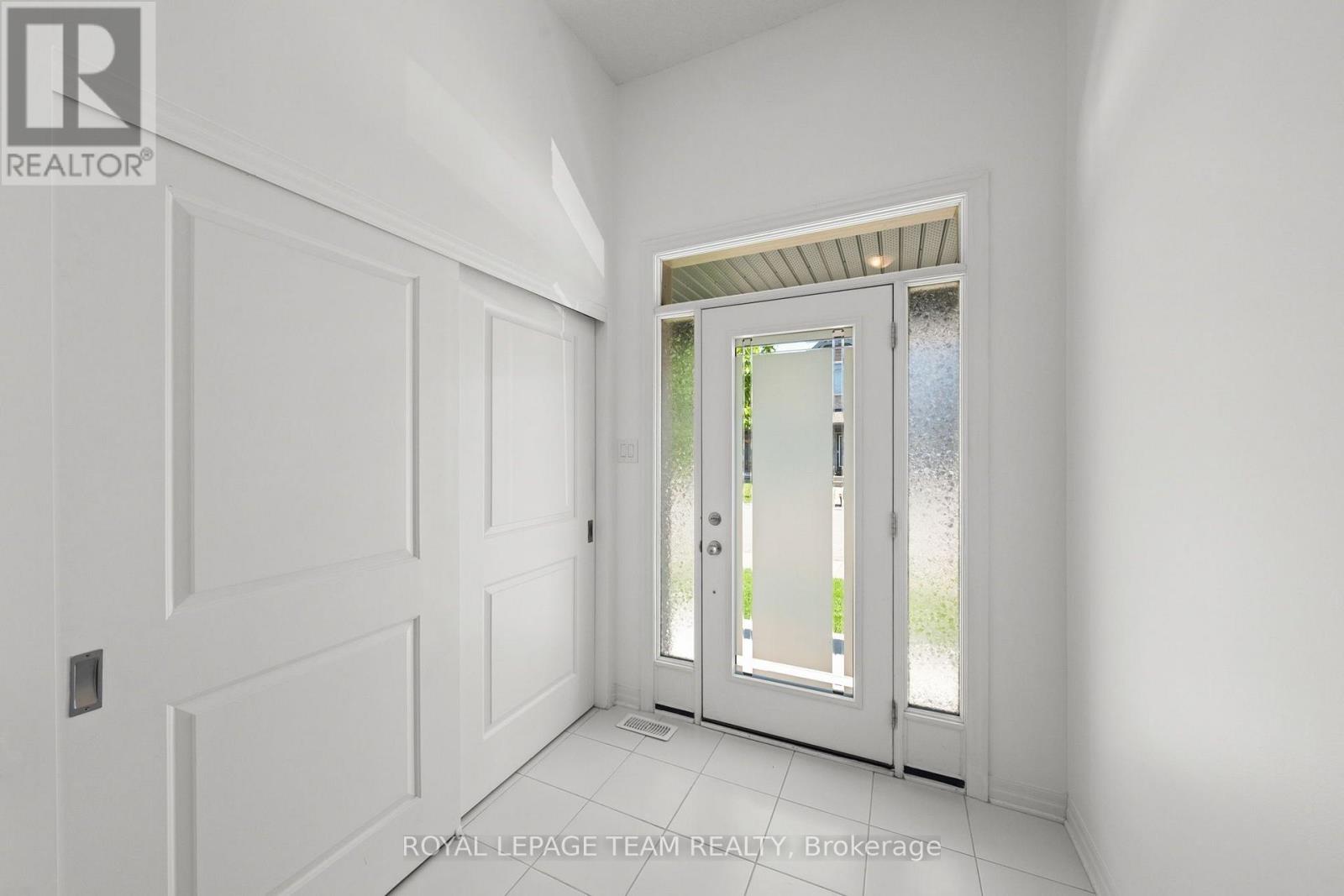 547 Rioja Street Property Photo 4