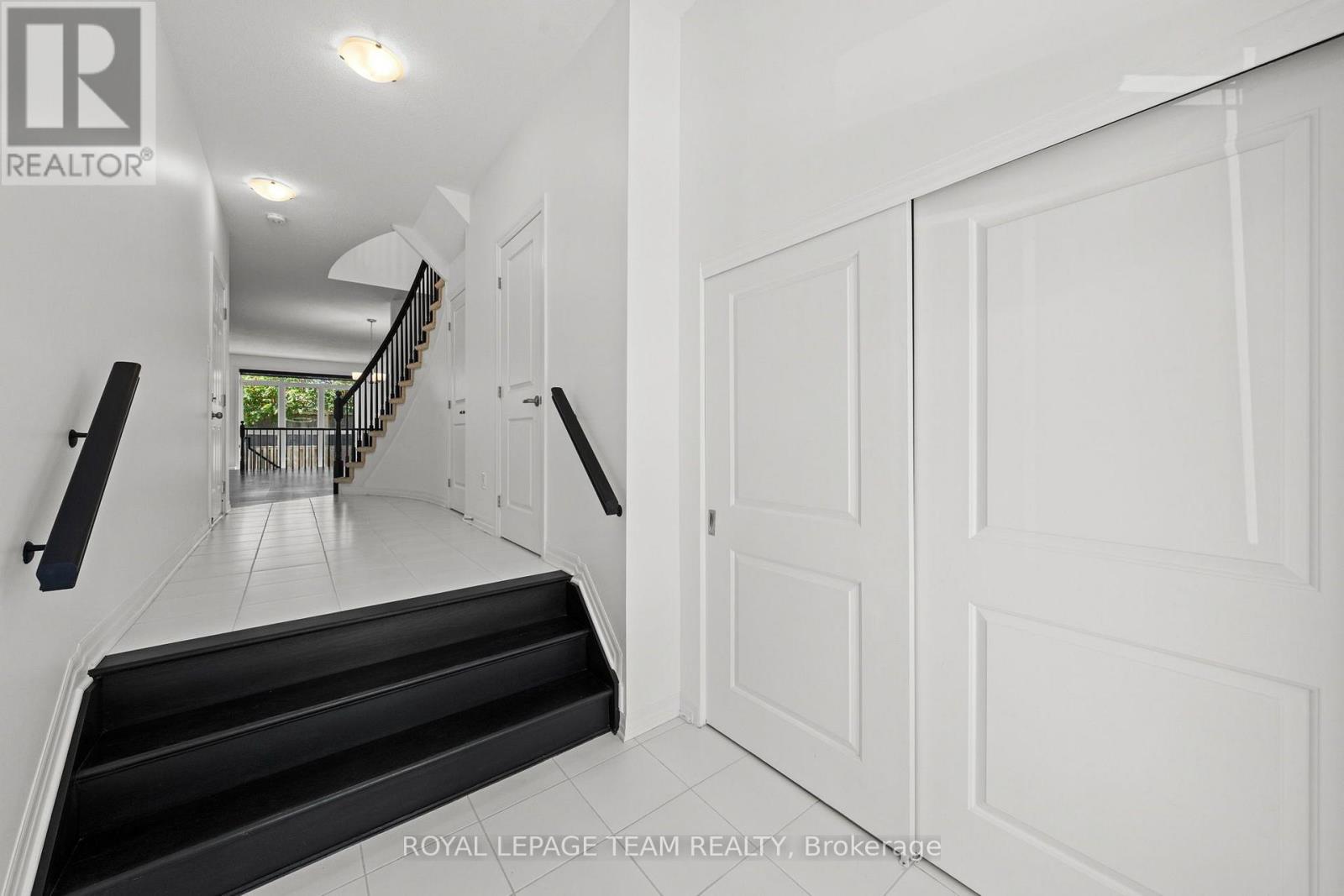 547 Rioja Street Property Photo 5