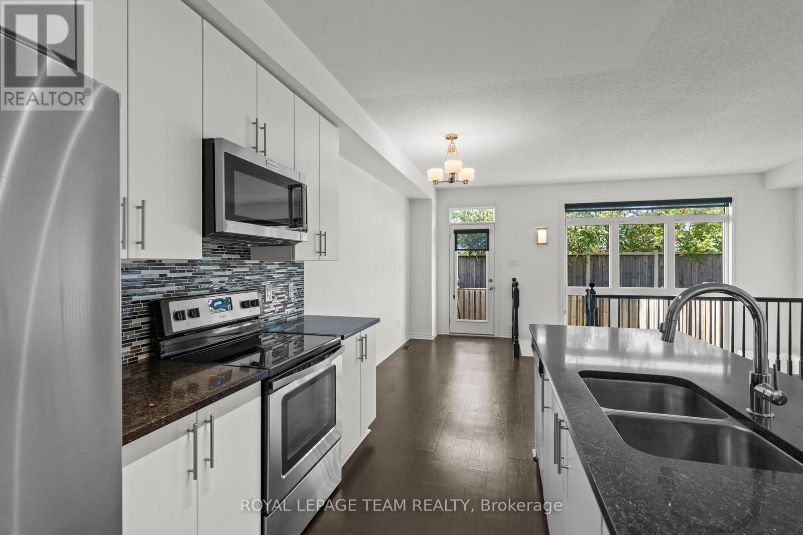 547 Rioja Street Property Photo 18
