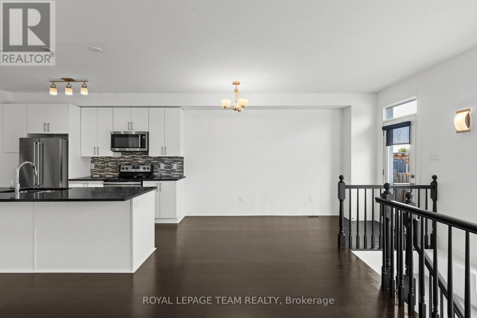 547 Rioja Street Property Photo 20