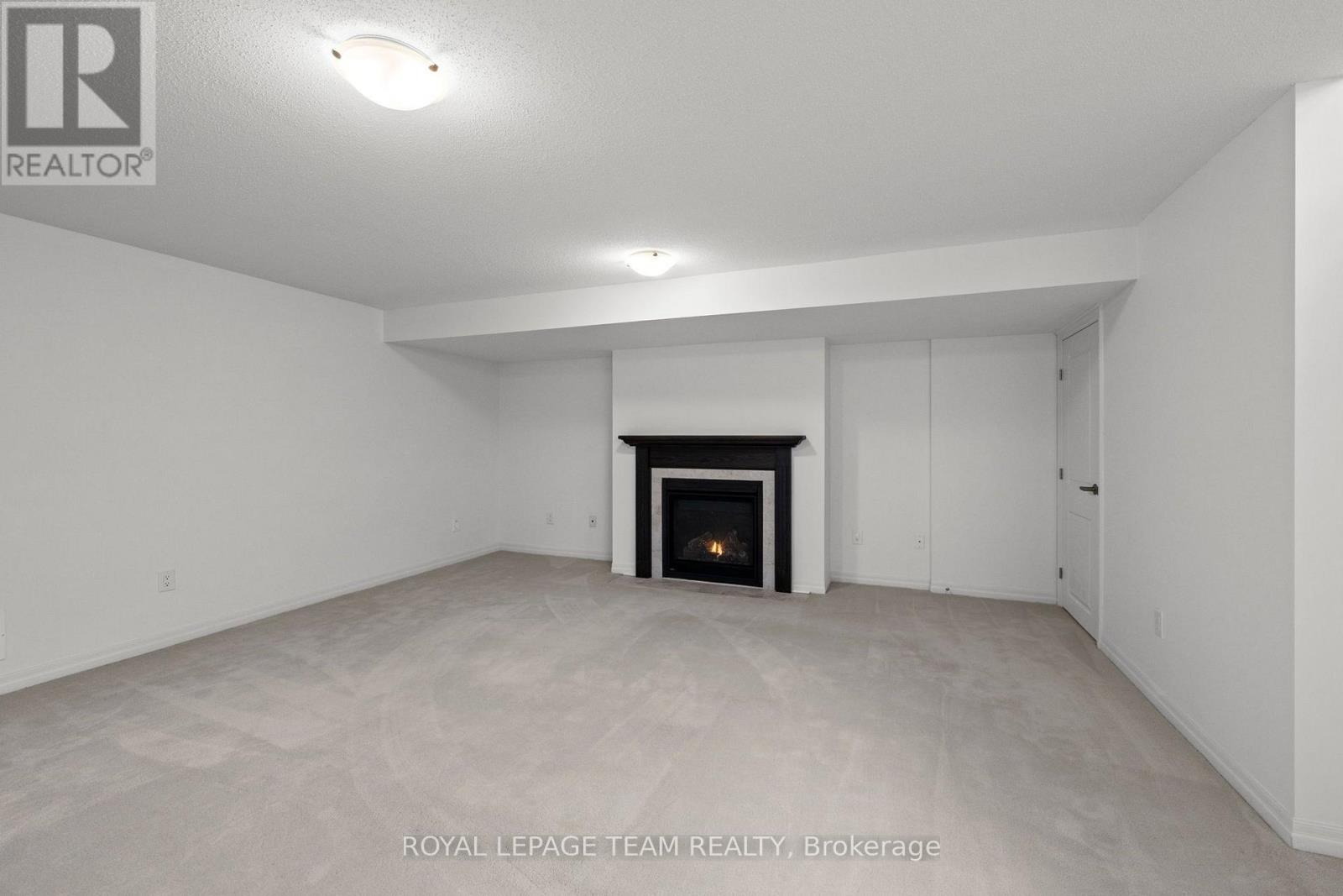 547 Rioja Street Property Photo 36