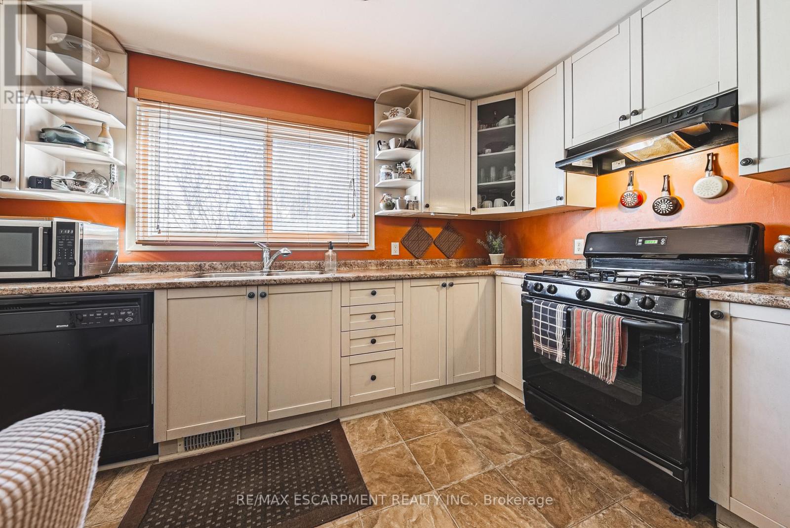 28 Munn Street Property Photo 7