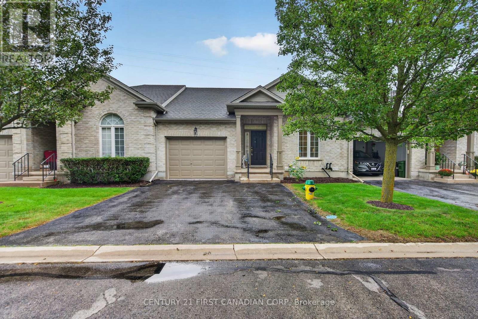 22 - 87 DONKER DRIVE
