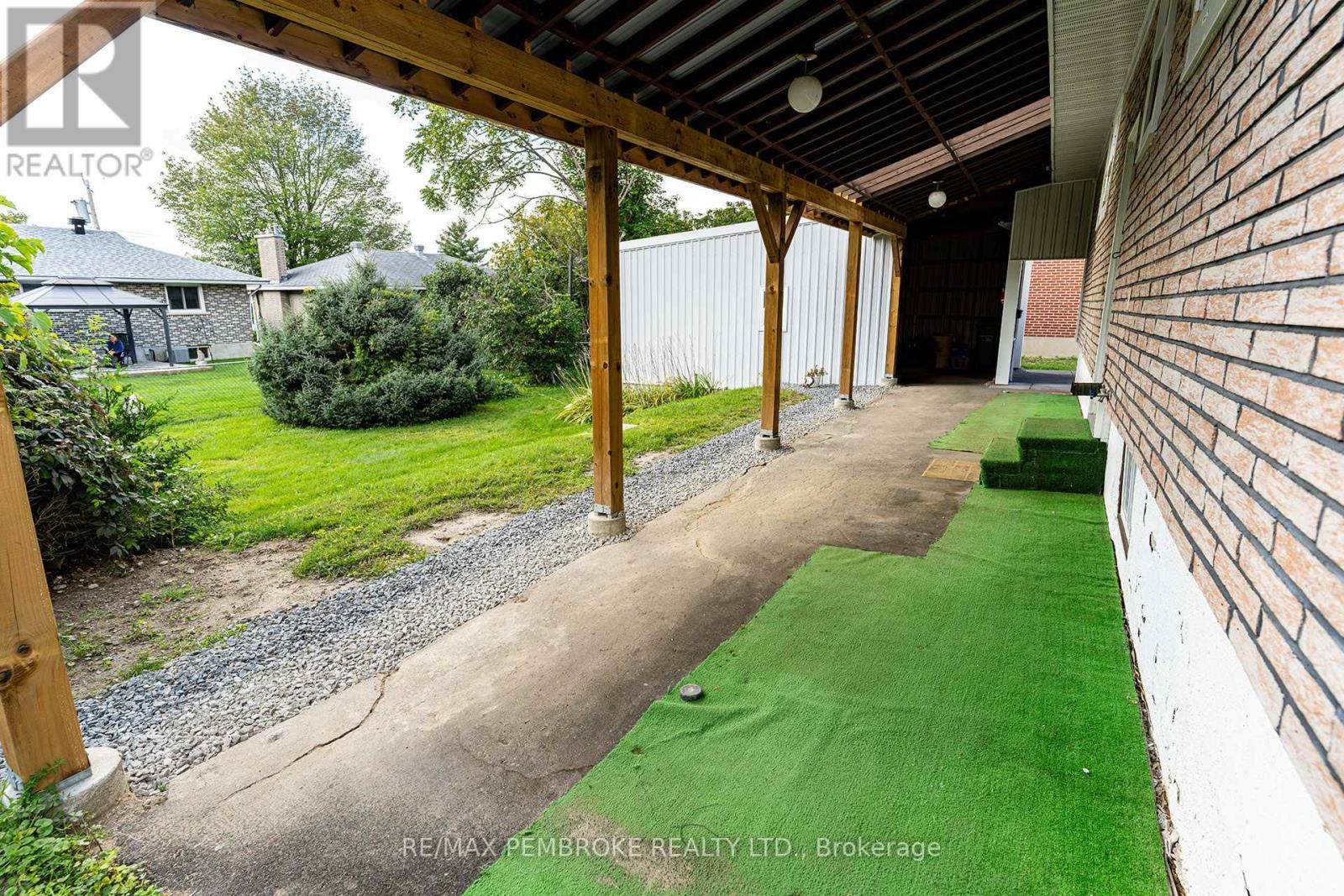 142 Deacon Street Property Photo 9